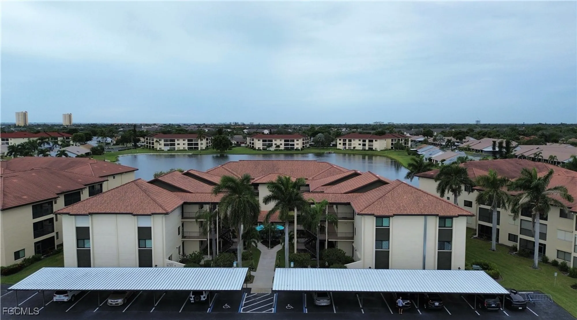 Property Slideshow image 16 of 25 | 11500 caravel cir 4008, Fort Myers, FL, 33908