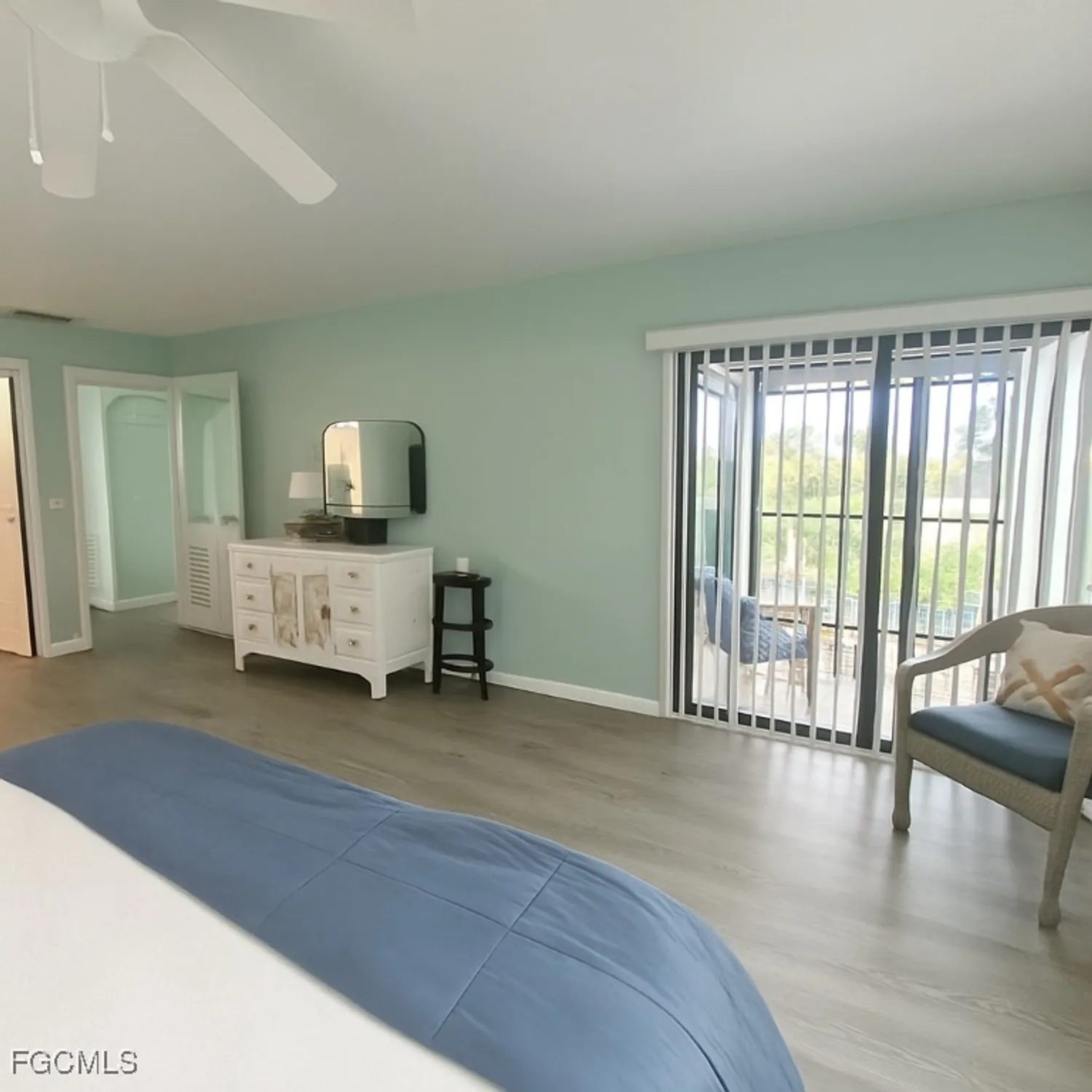 Property Slideshow image 12 of 25 | 11500 caravel cir 4008, Fort Myers, FL, 33908