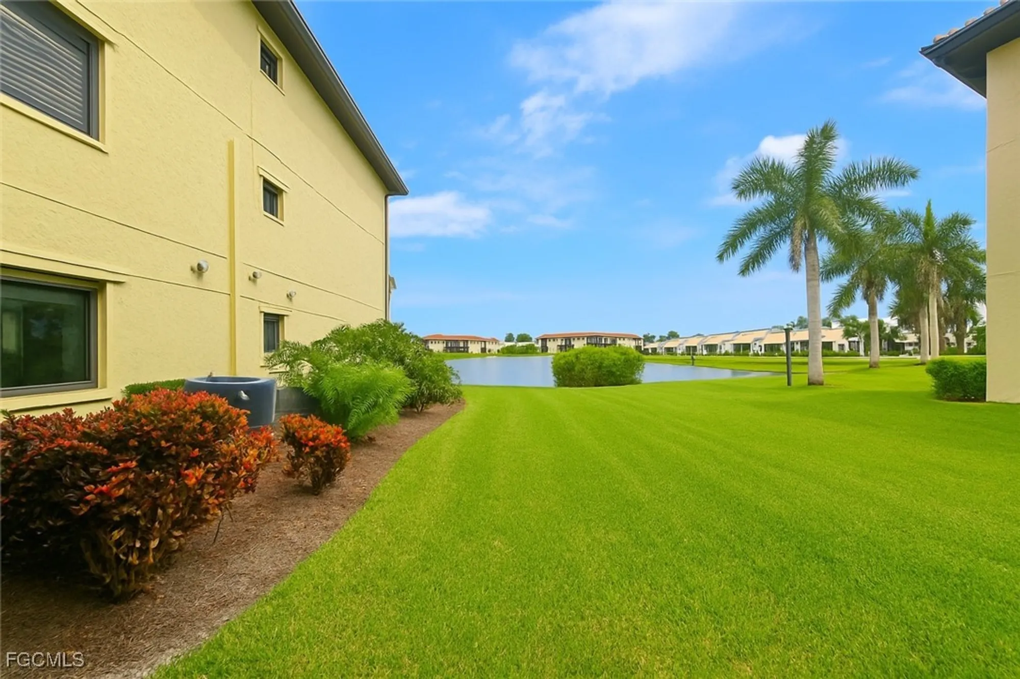 Property Slideshow image 5 of 25 | 11500 caravel cir 4008, Fort Myers, FL, 33908