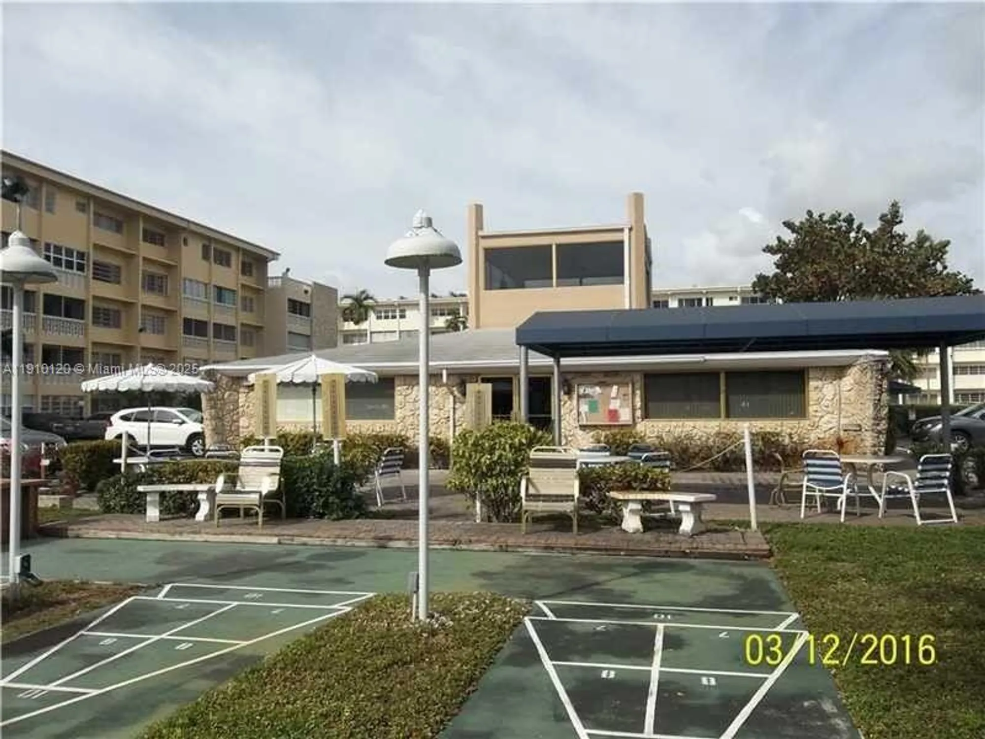 Property Slideshow image 16 of 22 | 410 se 2nd st 105, Hallandale Beach, FL, 33009