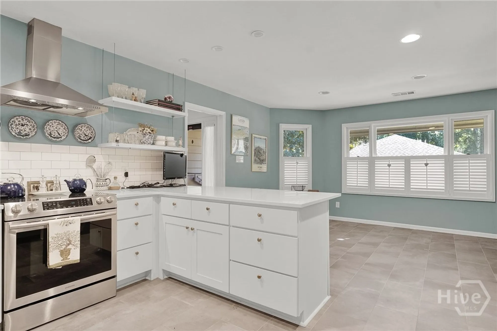 Property Slideshow image 14 of 33 | 15 franklin creek rd n, Savannah, GA, 31411