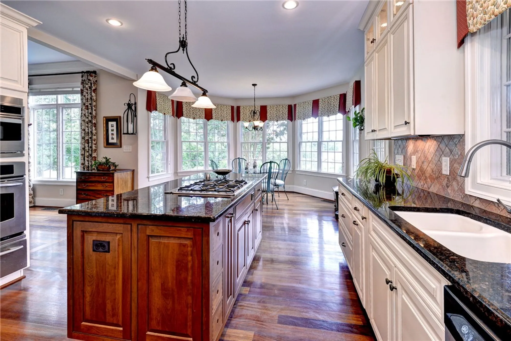 Property Slideshow image 12 of 45 | 162 waterton, Williamsburg, VA, 23188