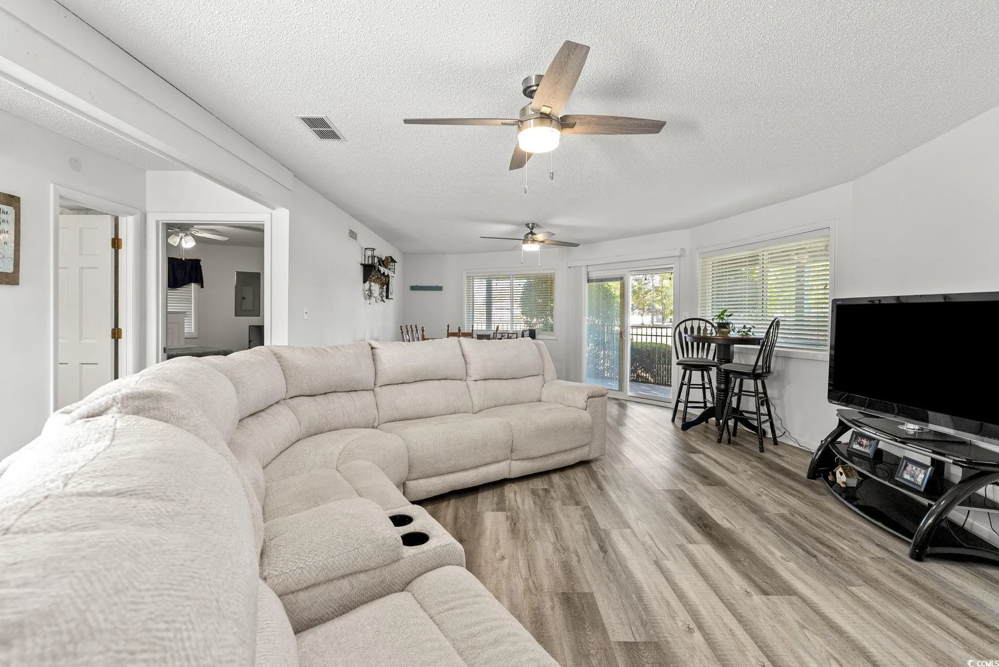 Property Slideshow image 3 of 27 | 622 tall oaks ln, Myrtle Beach, SC, 29588