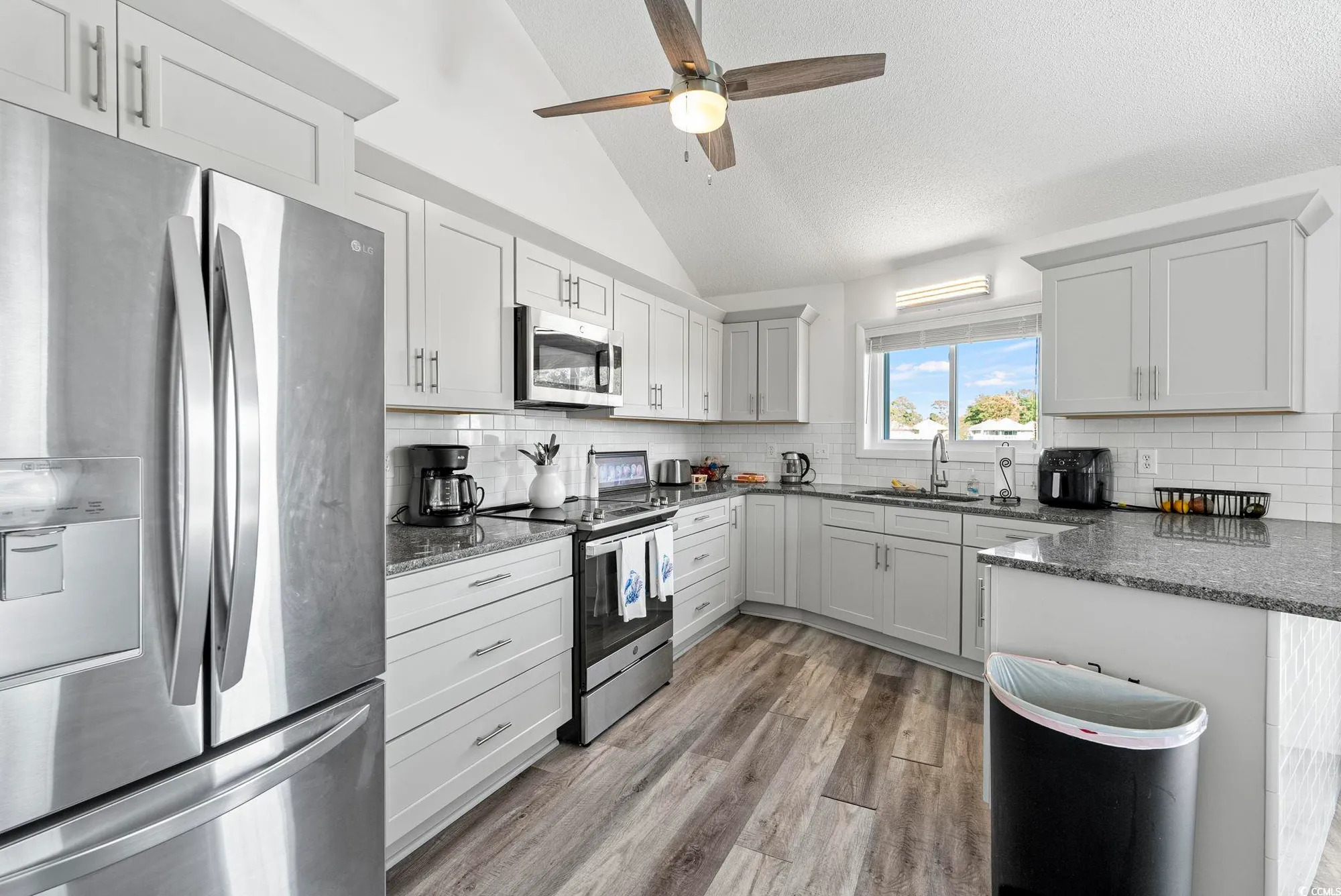 Property Slideshow image 6 of 27 | 622 tall oaks ln, Myrtle Beach, SC, 29588