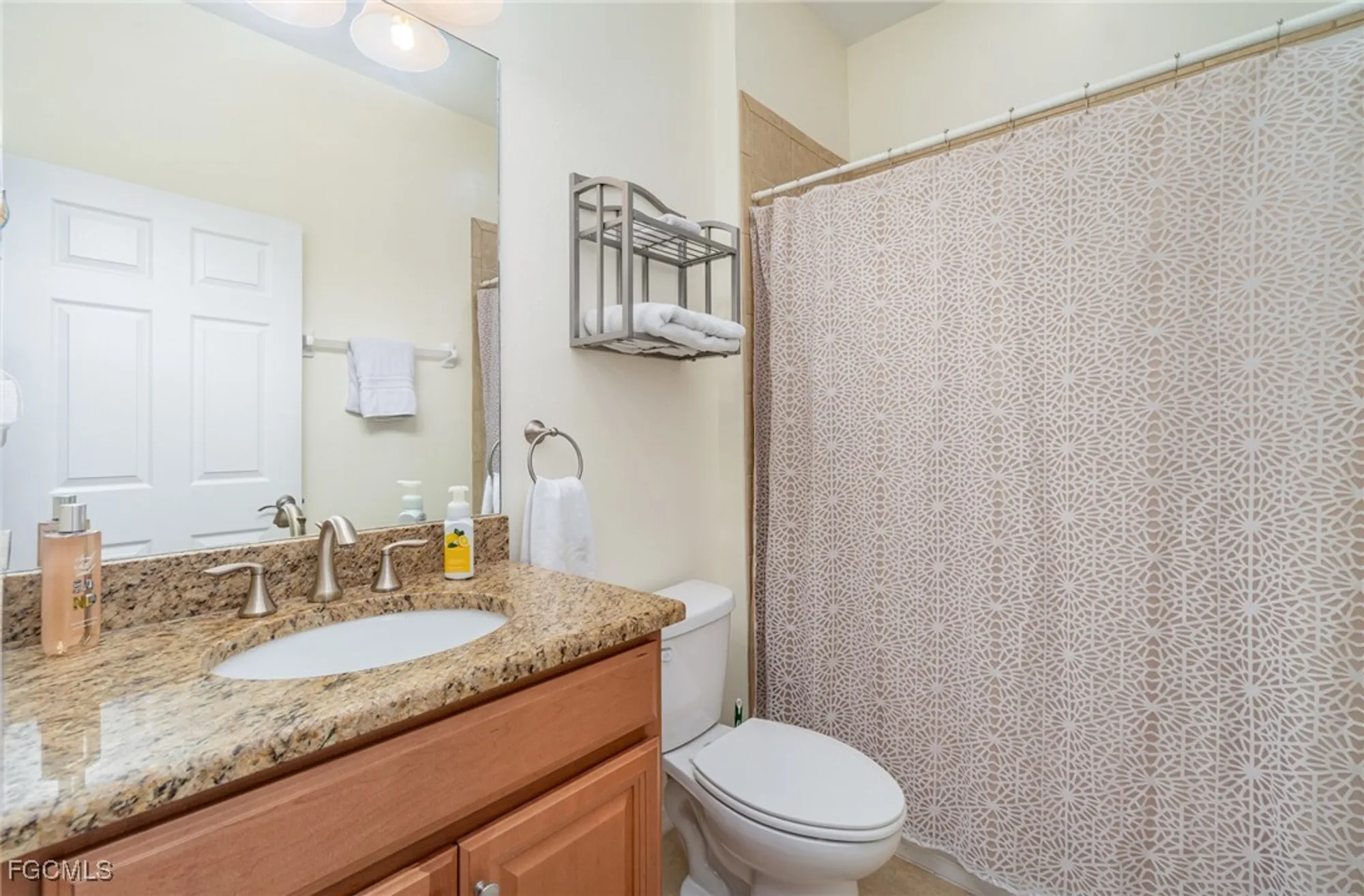Property Slideshow image 16 of 40 | 20585 chestnut ridge dr, North Fort Myers, FL, 33917
