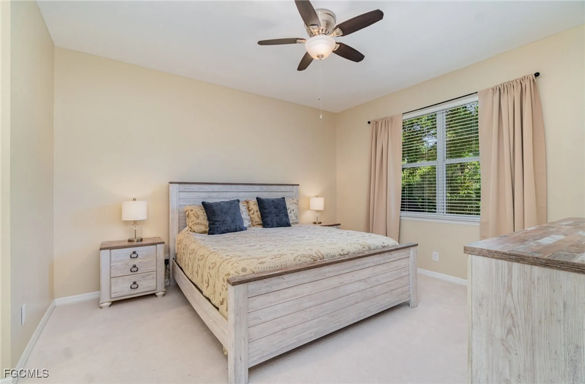 Property Slideshow image 11 of 40 | 20585 chestnut ridge dr, North Fort Myers, FL, 33917