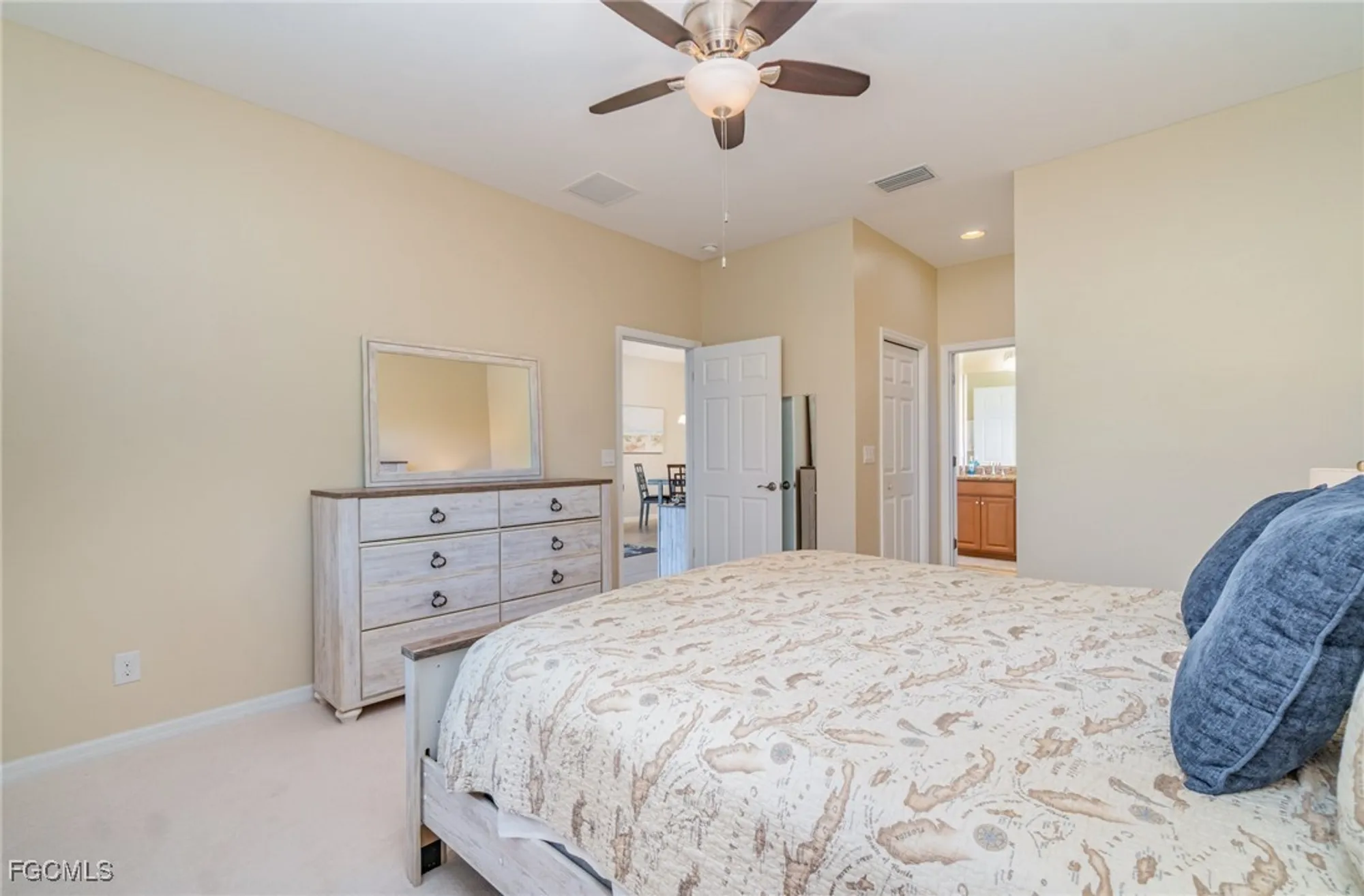 Property Slideshow image 12 of 40 | 20585 chestnut ridge dr, North Fort Myers, FL, 33917