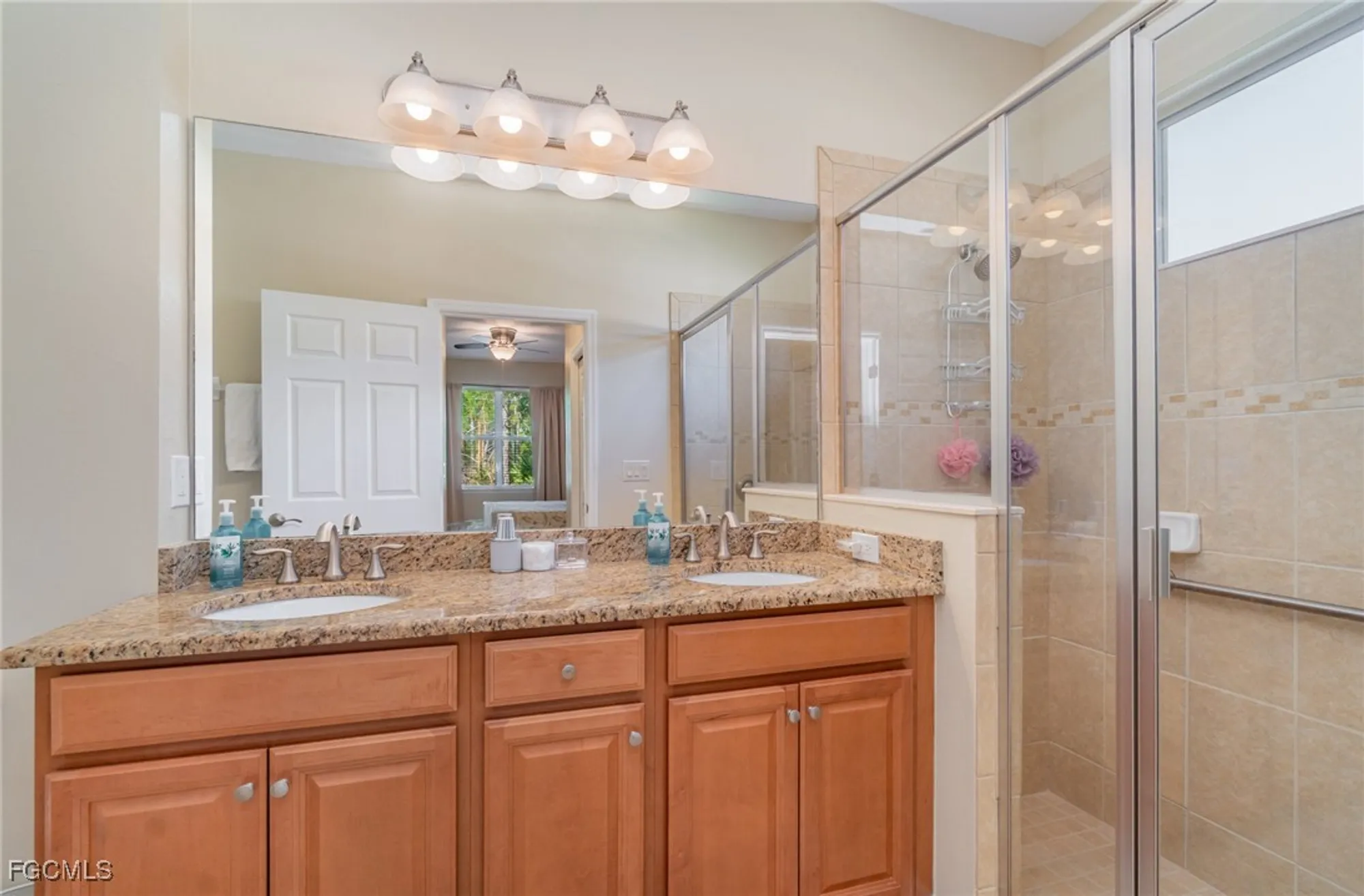 Property Slideshow image 13 of 40 | 20585 chestnut ridge dr, North Fort Myers, FL, 33917