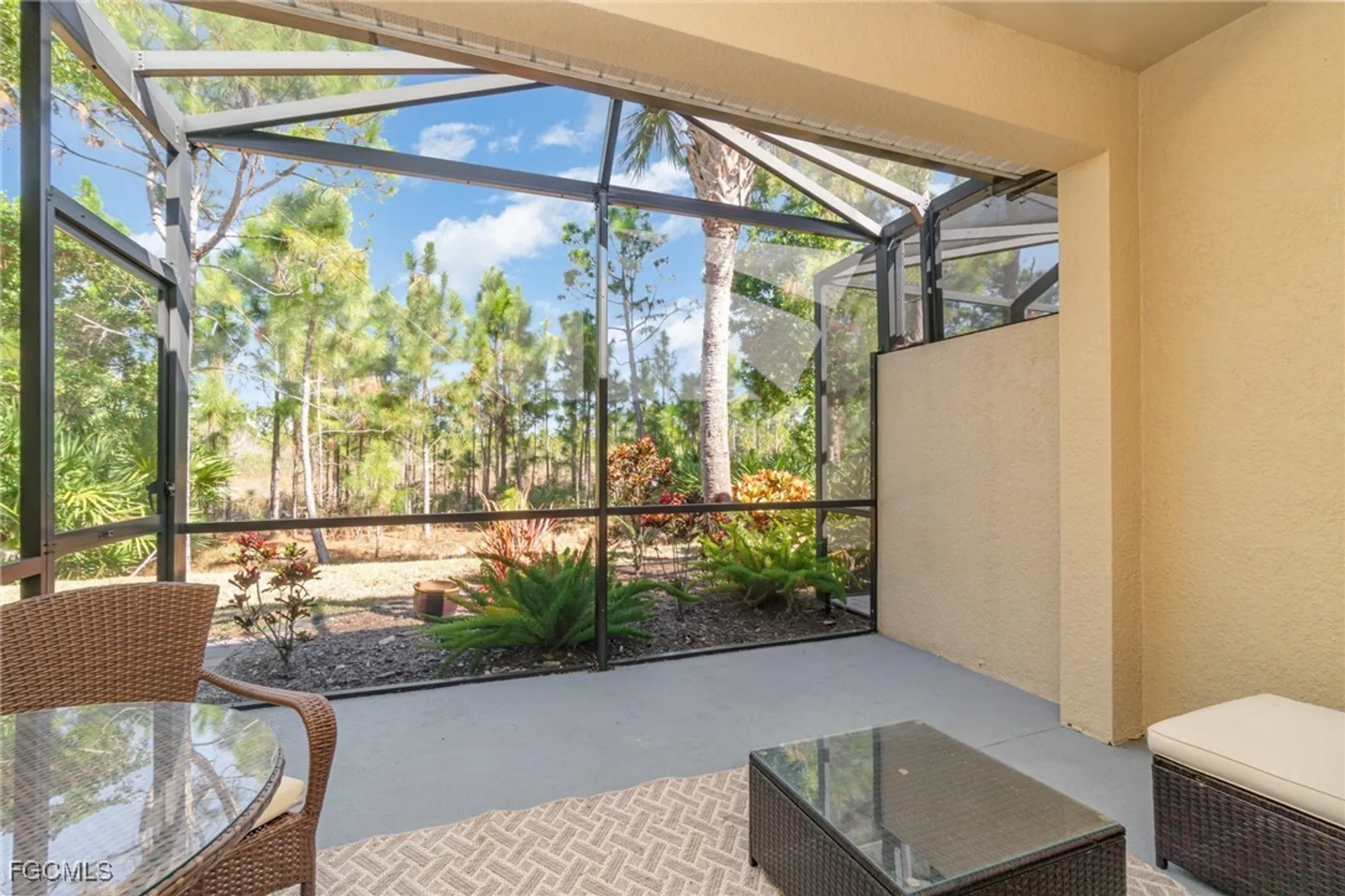 Property Slideshow image 20 of 40 | 20585 chestnut ridge dr, North Fort Myers, FL, 33917