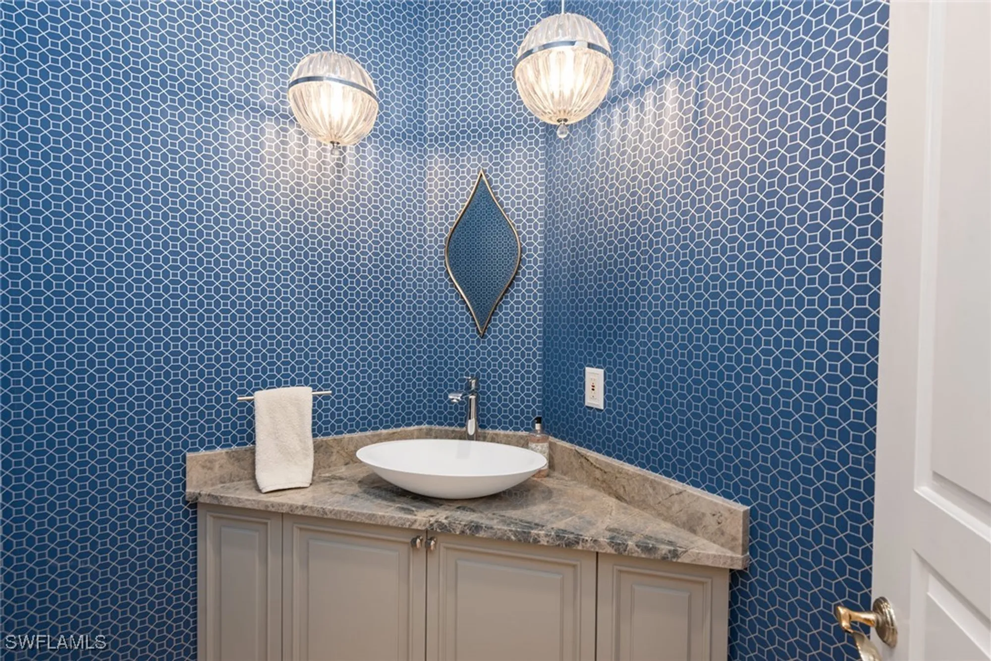 Property Slideshow image 14 of 50 | 8604 majorca ln, Naples, FL, 34114