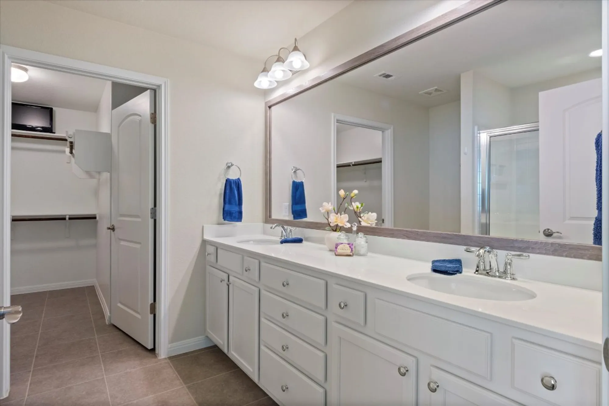 Property Slideshow image 18 of 39 | 400 holiday creek ln, Georgetown, TX, 78633