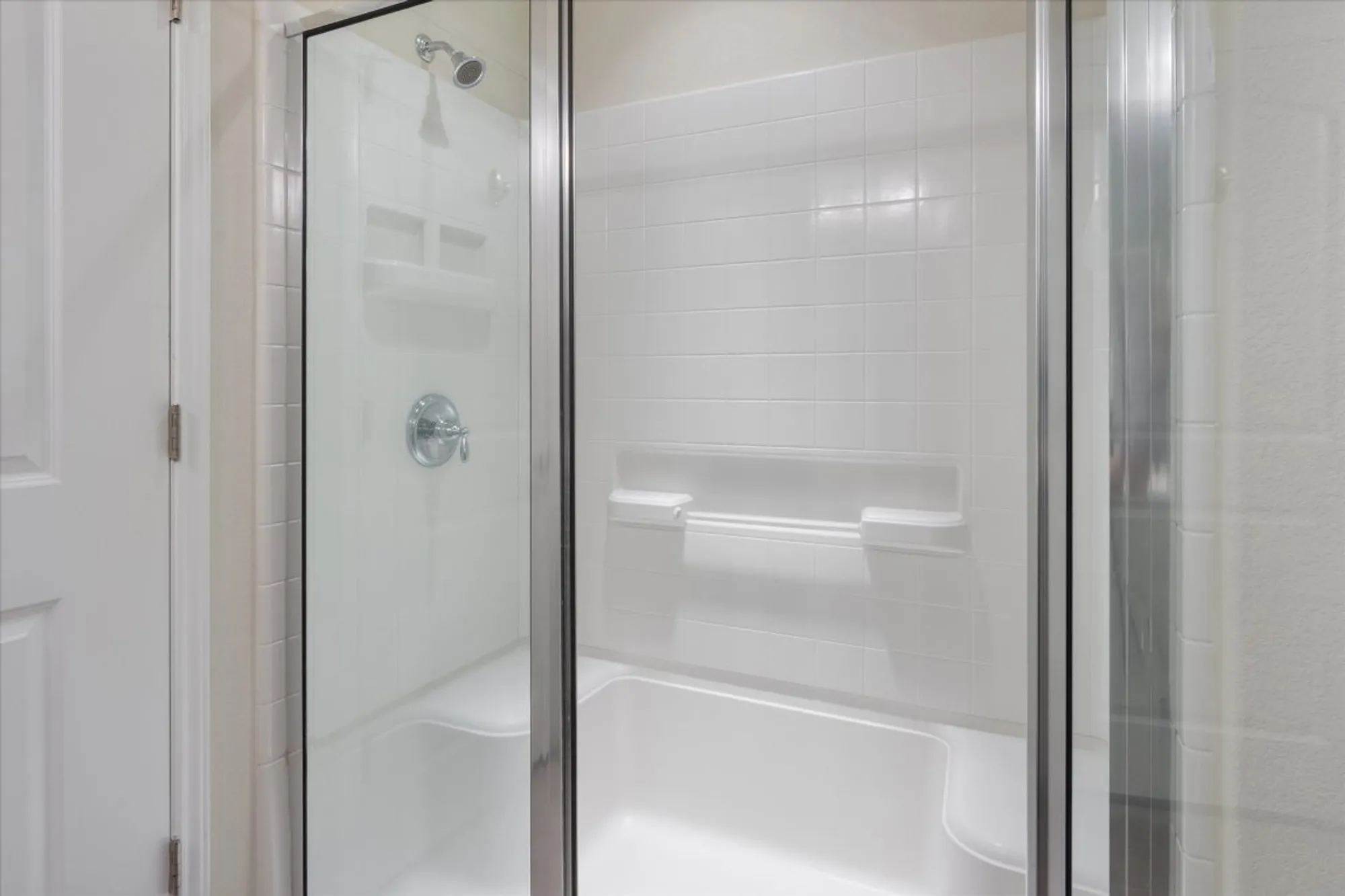 Property Slideshow image 19 of 39 | 400 holiday creek ln, Georgetown, TX, 78633