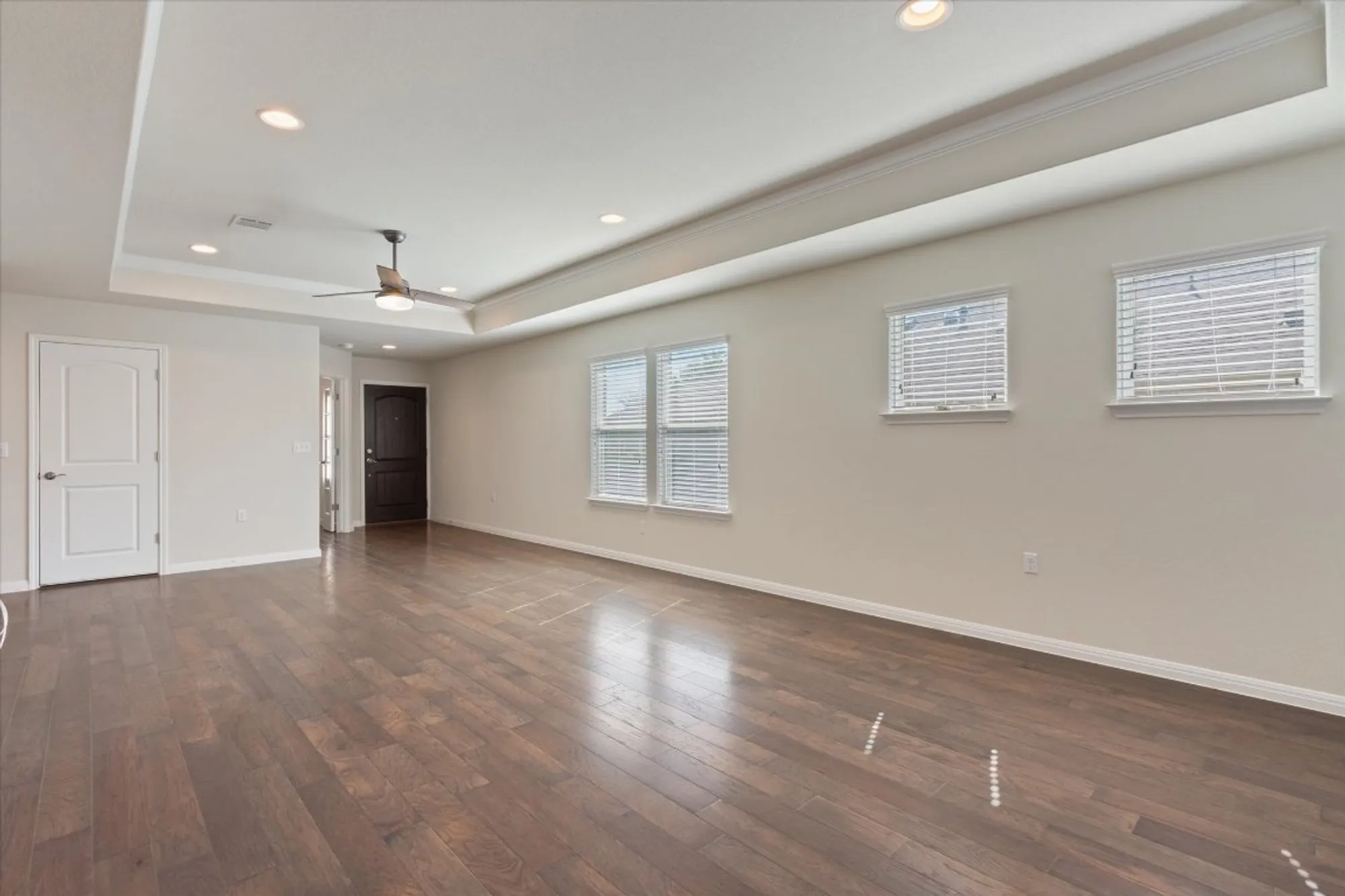 Property Slideshow image 11 of 39 | 400 holiday creek ln, Georgetown, TX, 78633