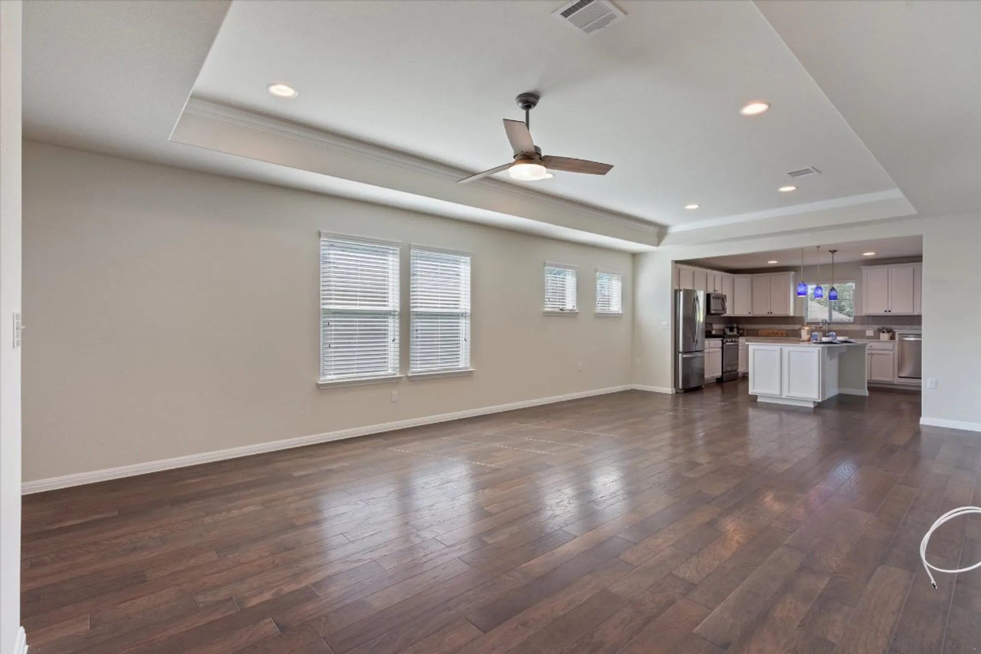 Property Slideshow image 12 of 39 | 400 holiday creek ln, Georgetown, TX, 78633