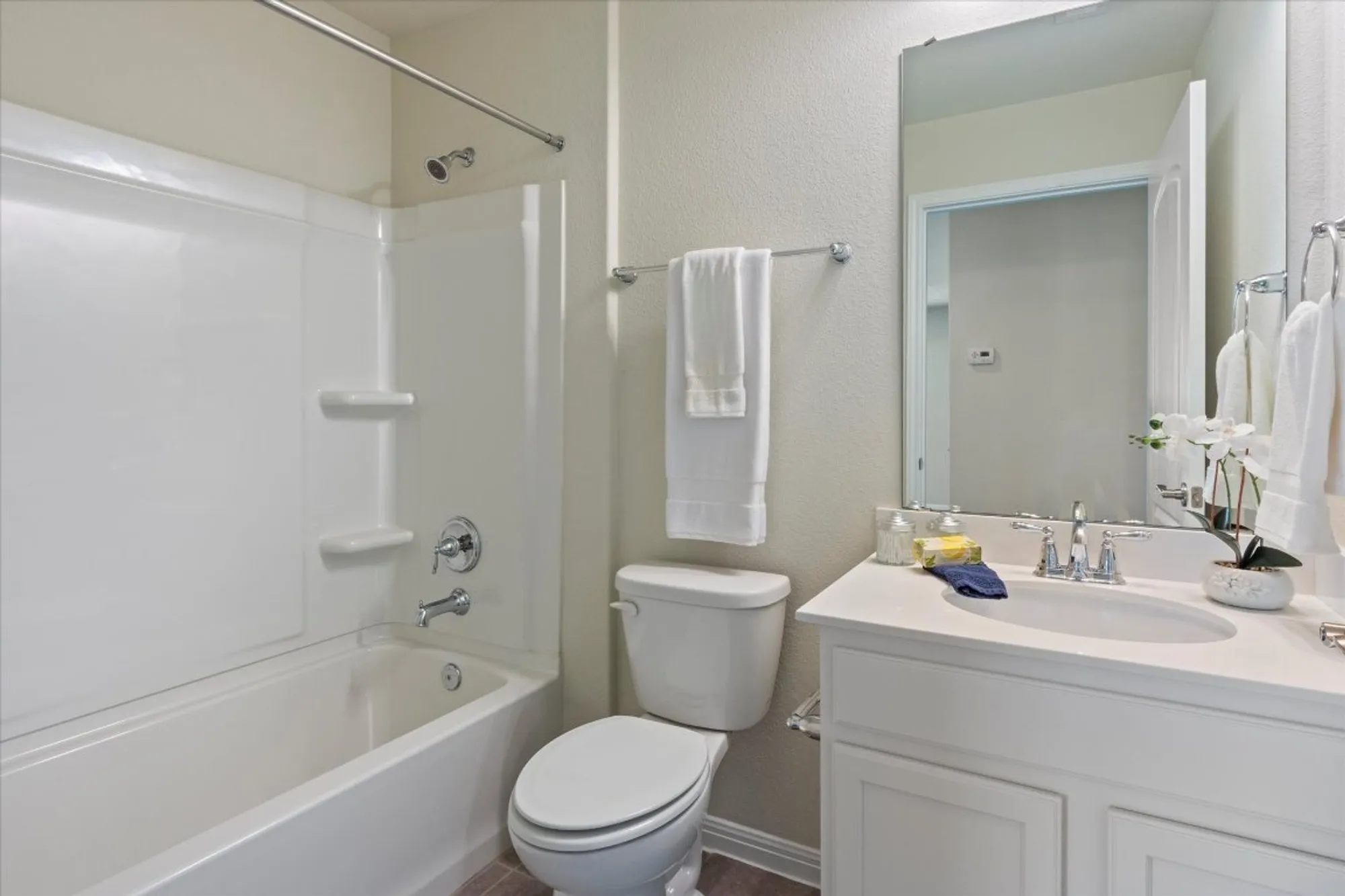 Property Slideshow image 13 of 39 | 400 holiday creek ln, Georgetown, TX, 78633
