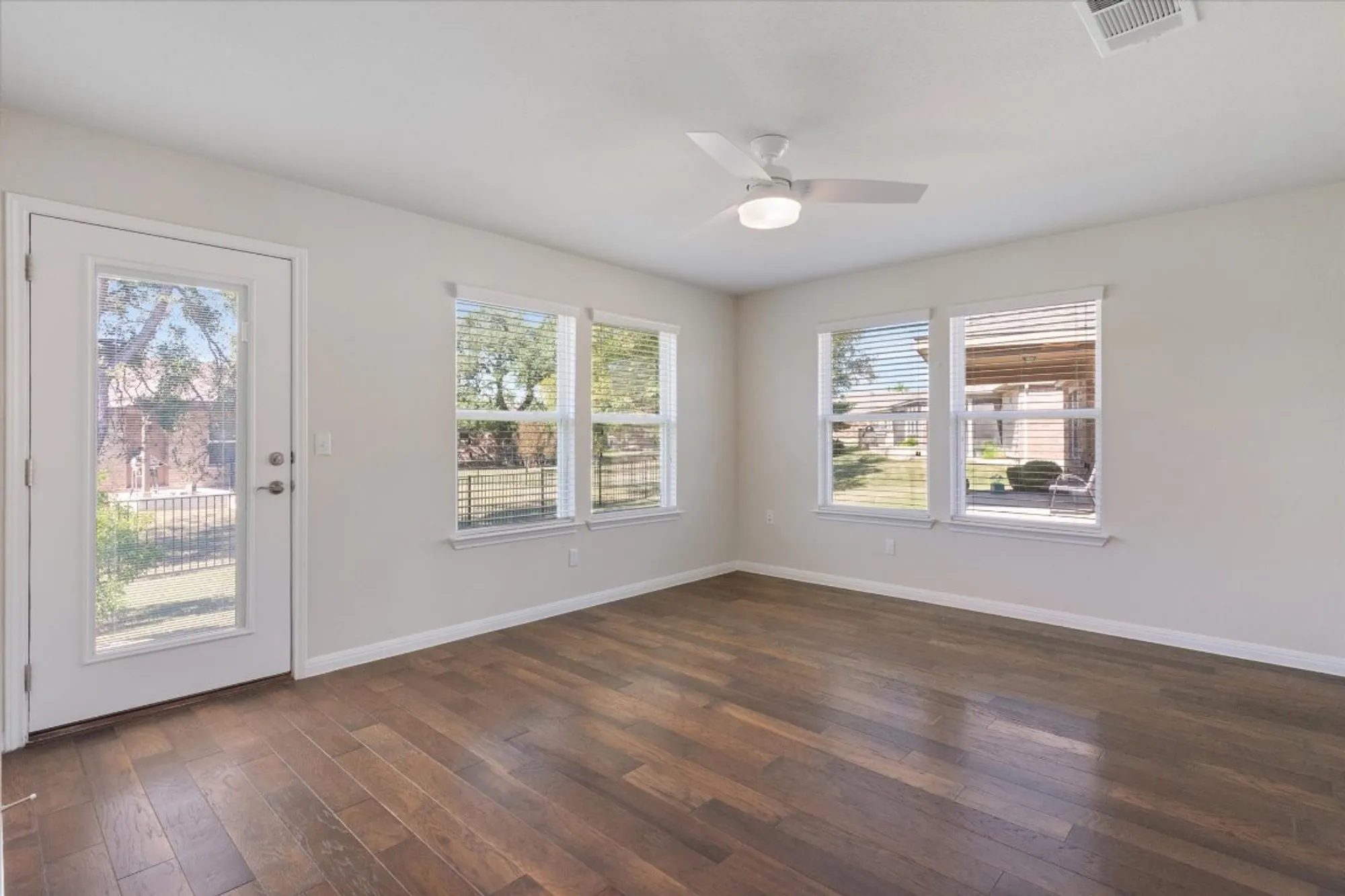 Property Slideshow image 24 of 39 | 400 holiday creek ln, Georgetown, TX, 78633