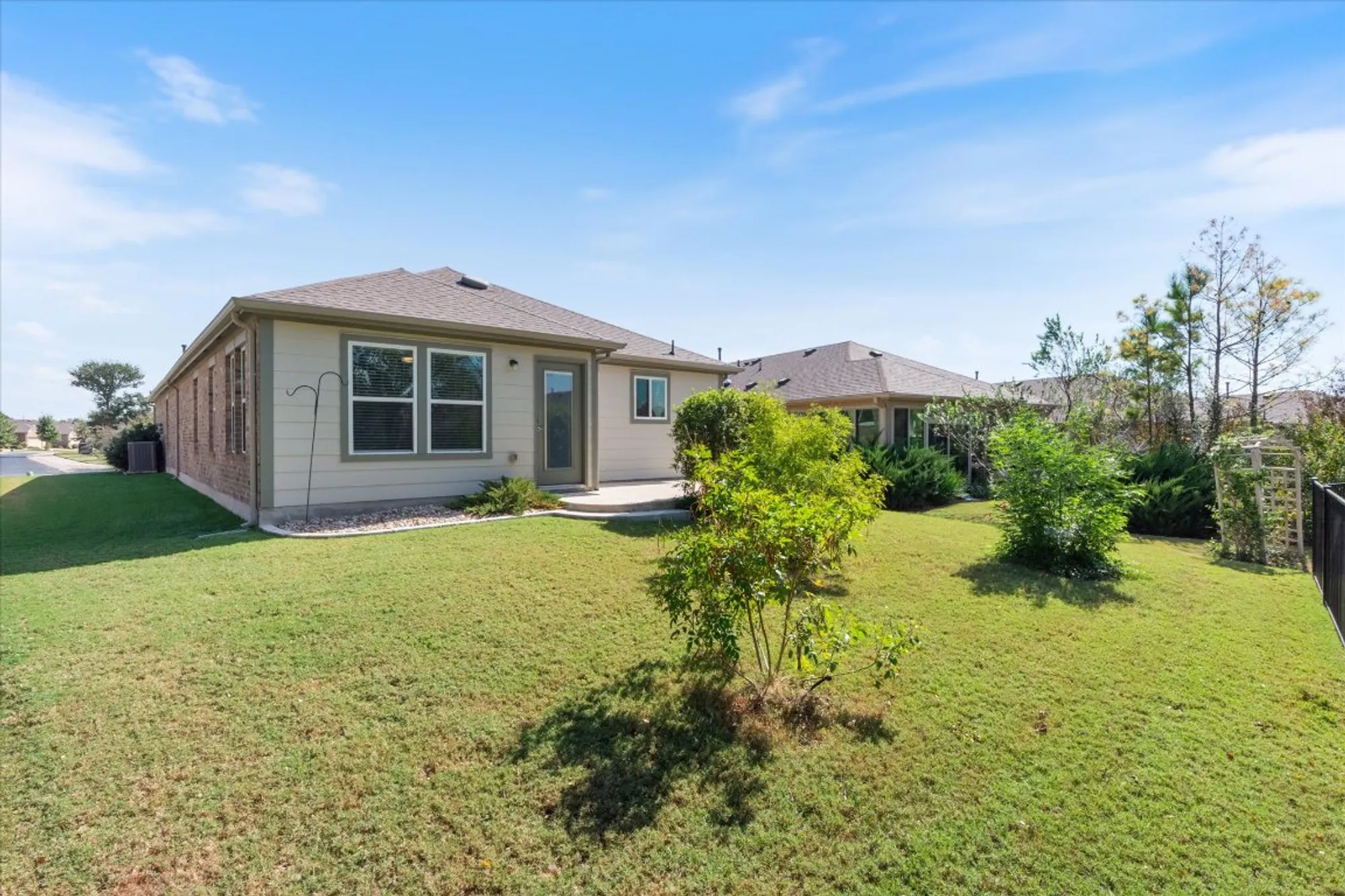 Property Slideshow image 28 of 39 | 400 holiday creek ln, Georgetown, TX, 78633