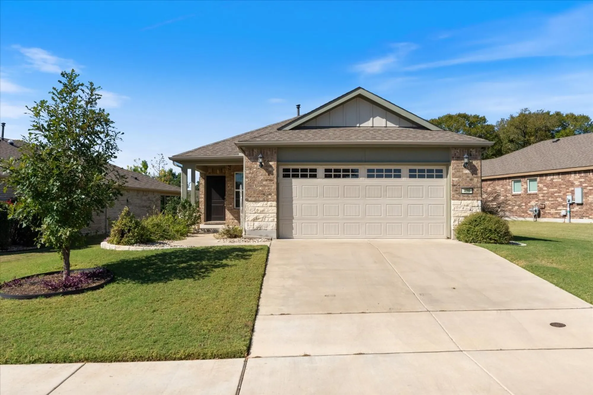 Property Slideshow image 2 of 39 | 400 holiday creek ln, Georgetown, TX, 78633