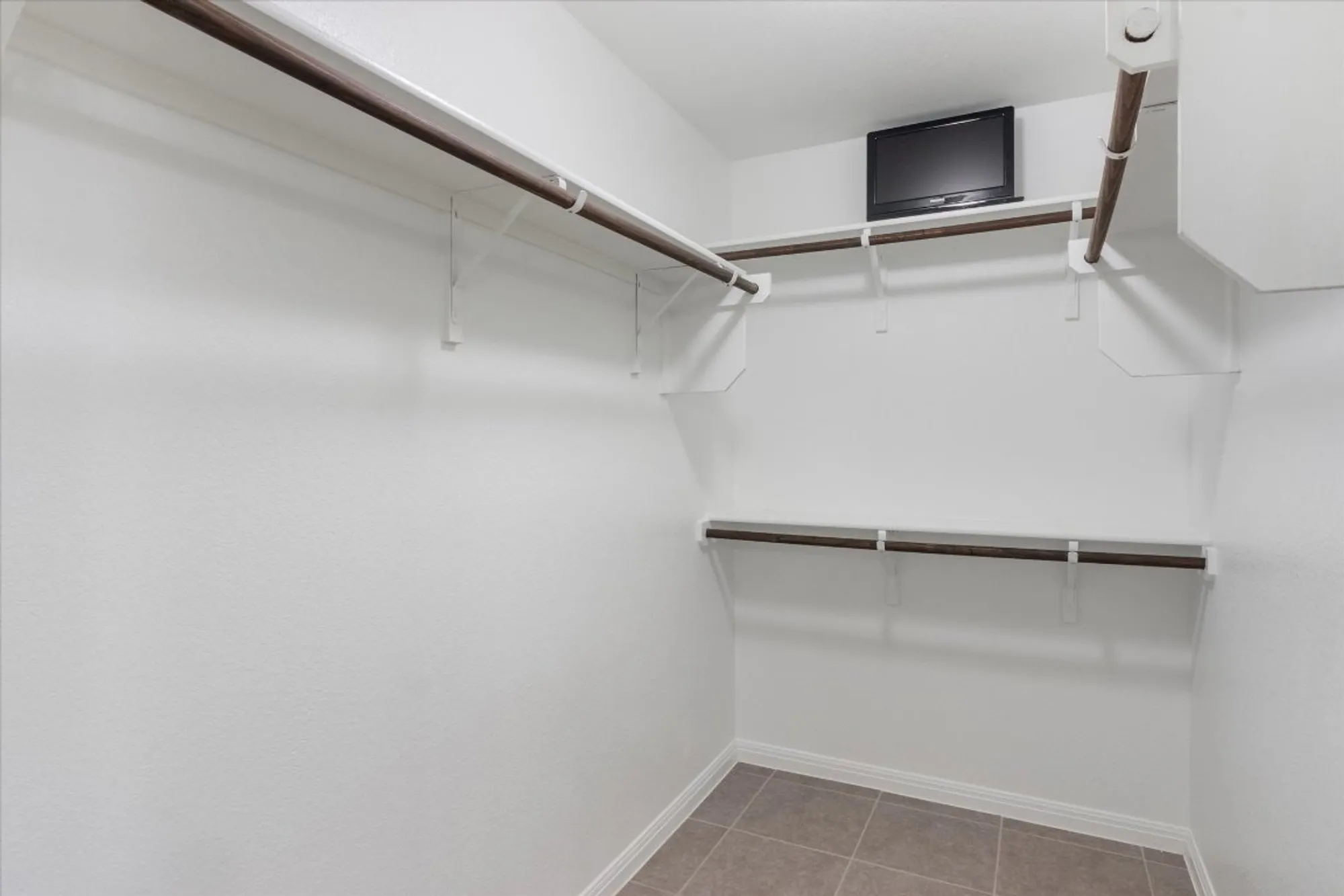 Property Slideshow image 20 of 39 | 400 holiday creek ln, Georgetown, TX, 78633