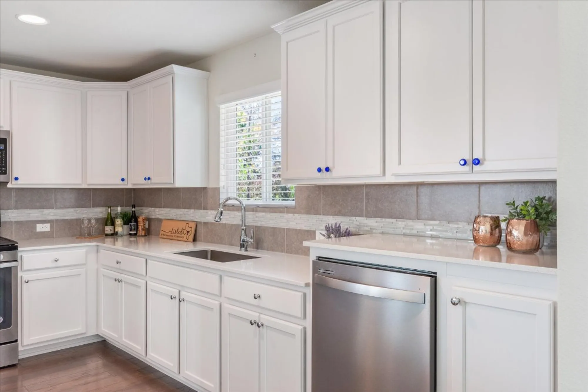 Property Slideshow image 23 of 39 | 400 holiday creek ln, Georgetown, TX, 78633