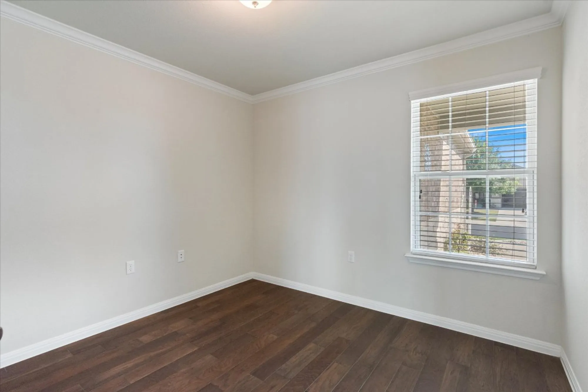 Property Slideshow image 7 of 39 | 400 holiday creek ln, Georgetown, TX, 78633