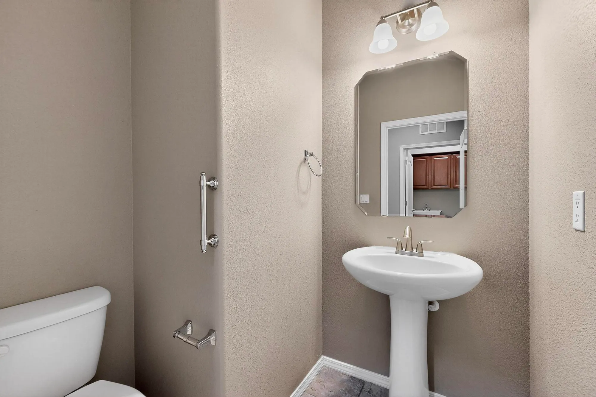 Property Slideshow image 14 of 51 | 977 salt cedar ct, Bernalillo, NM, 87004