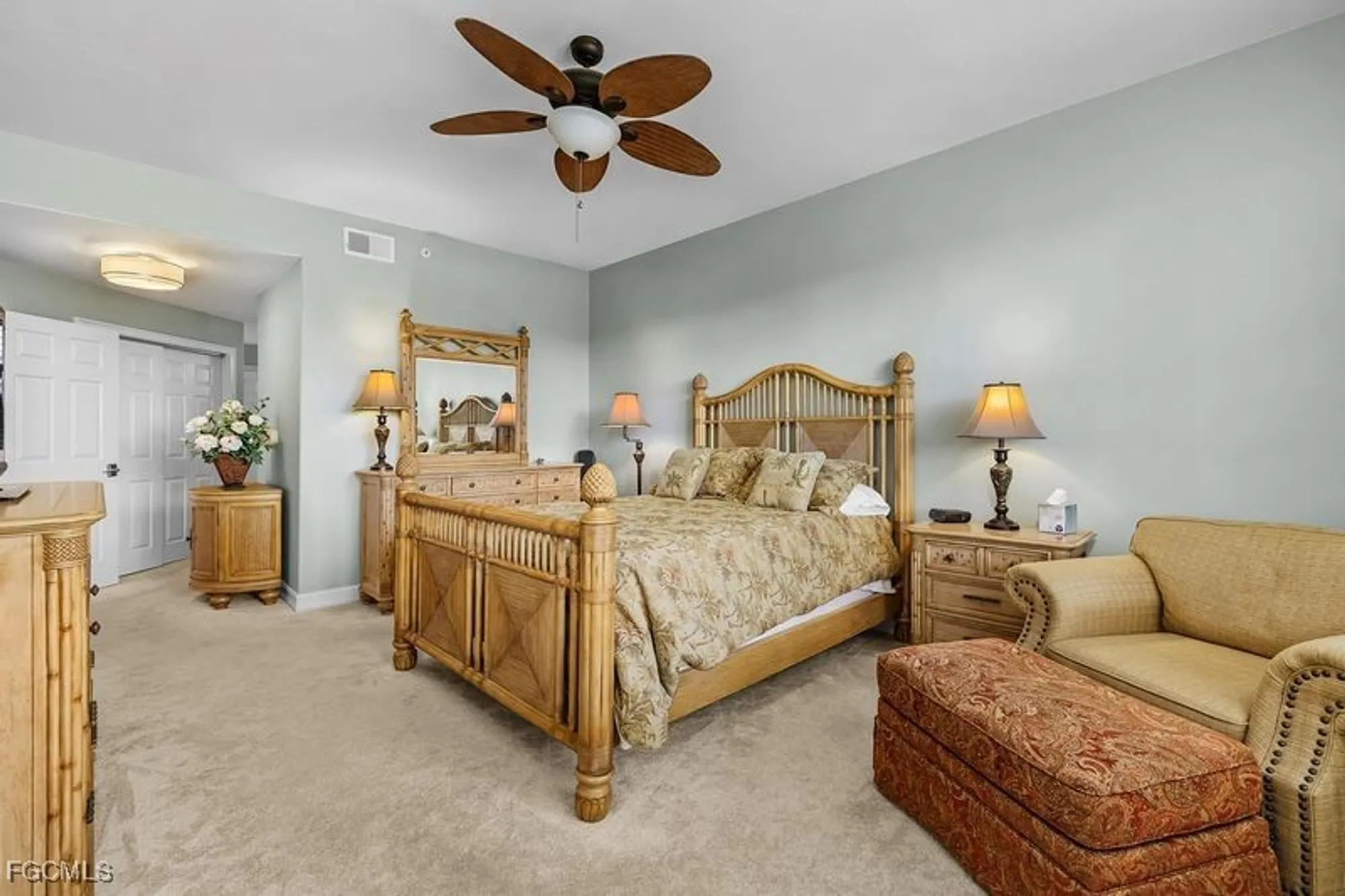 Property Slideshow image 10 of 28 | 11079 harbour yacht ct unit 102, Fort Myers, FL, 33908
