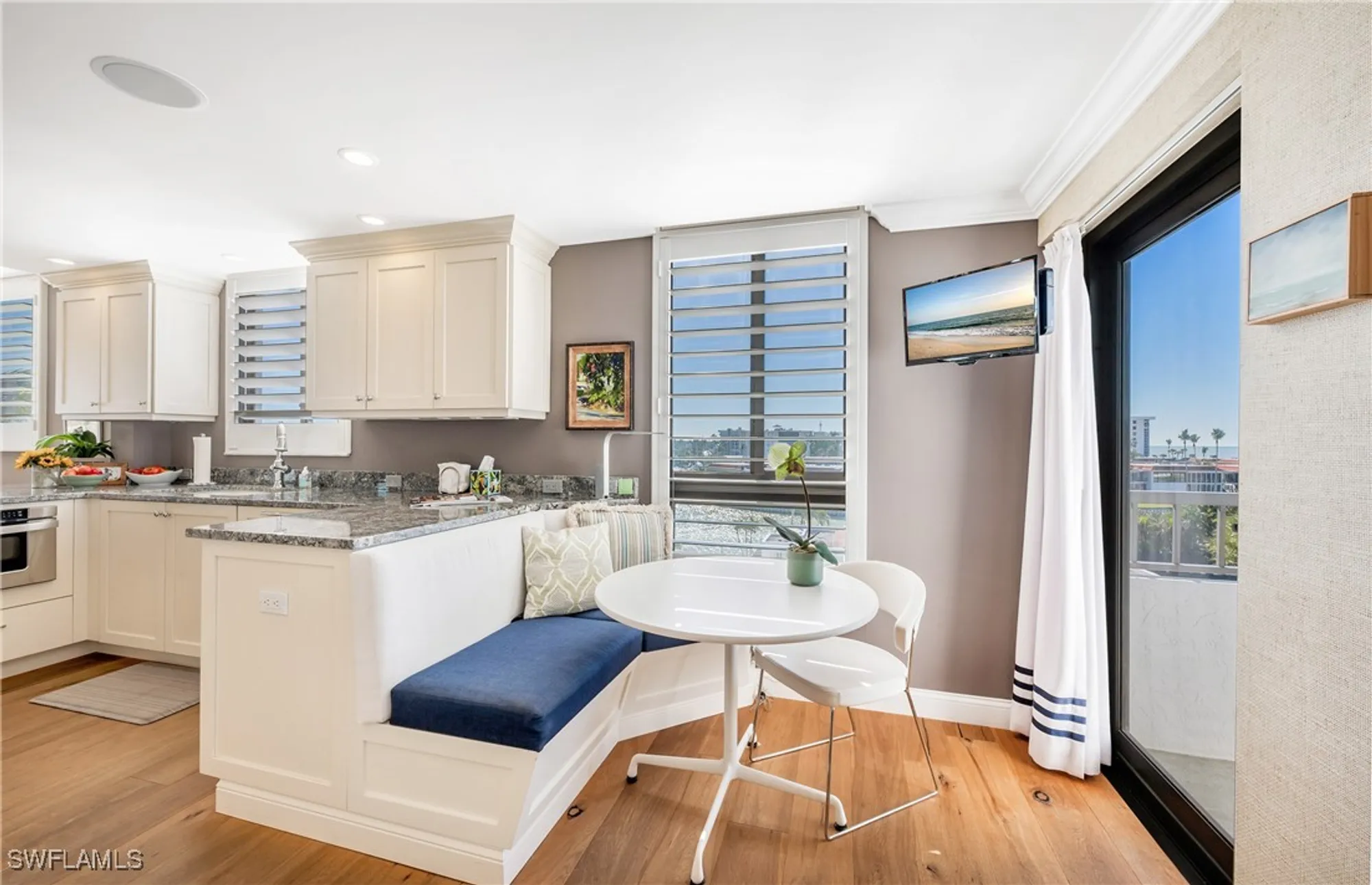 Property Slideshow image 16 of 38 | 2400 gulf shore blvd 501, Naples, FL, 34103