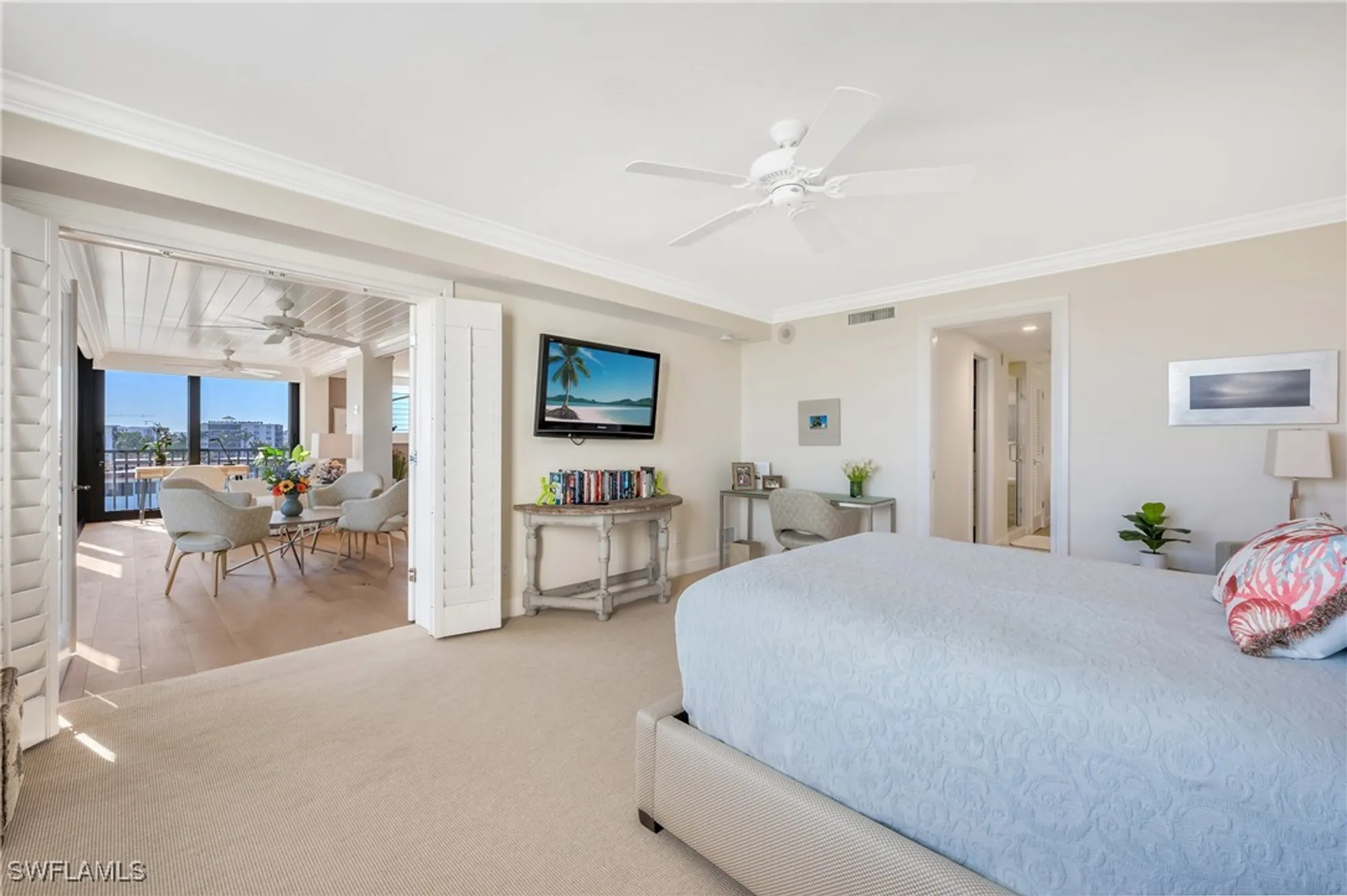 Property Slideshow image 19 of 38 | 2400 gulf shore blvd 501, Naples, FL, 34103