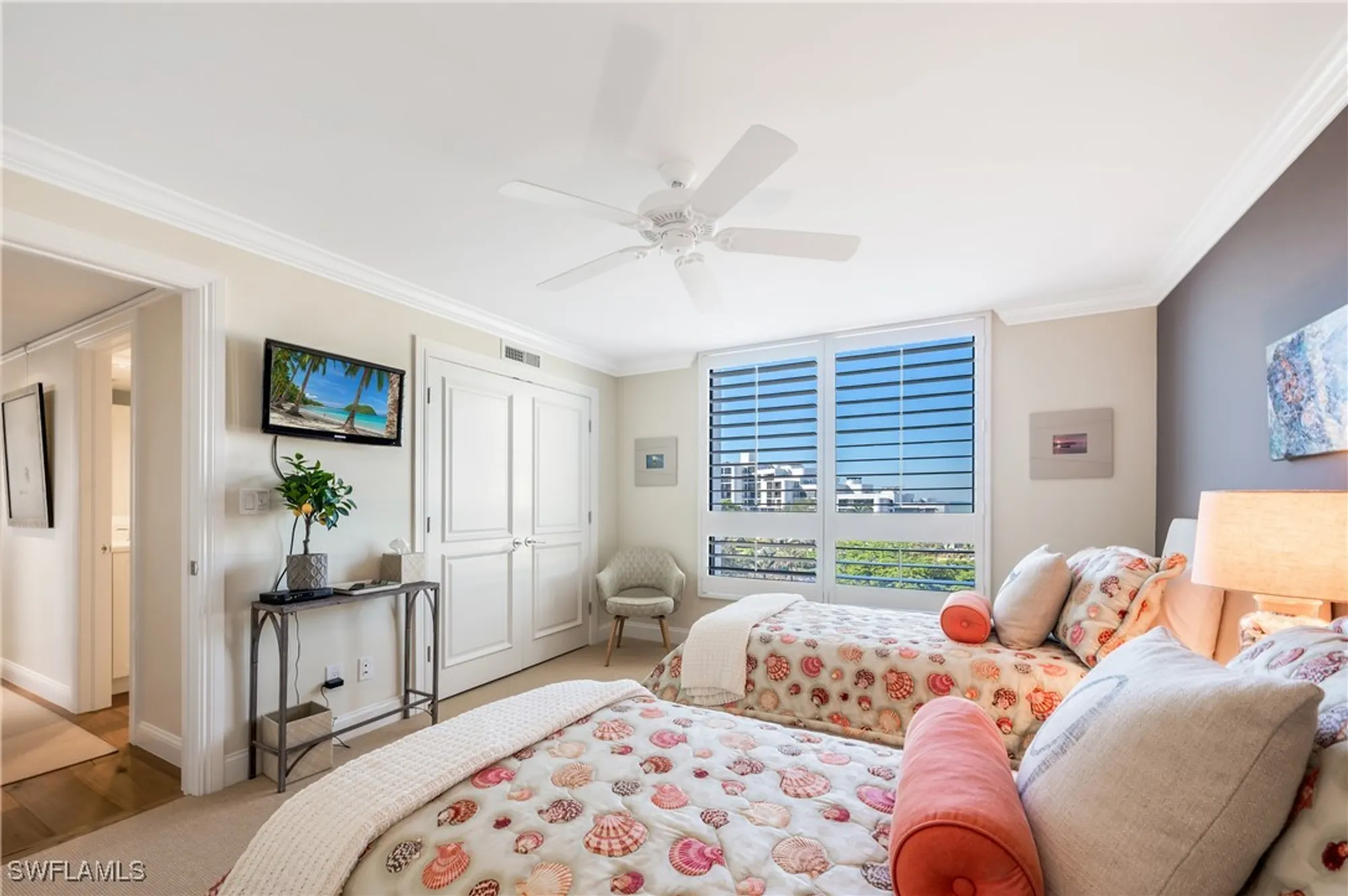 Property Slideshow image 28 of 38 | 2400 gulf shore blvd 501, Naples, FL, 34103