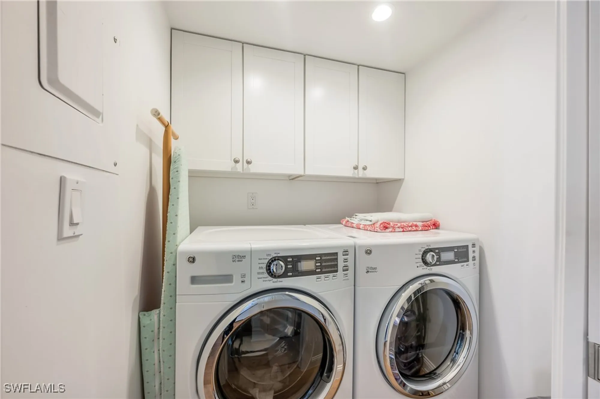 Property Slideshow image 29 of 38 | 2400 gulf shore blvd 501, Naples, FL, 34103