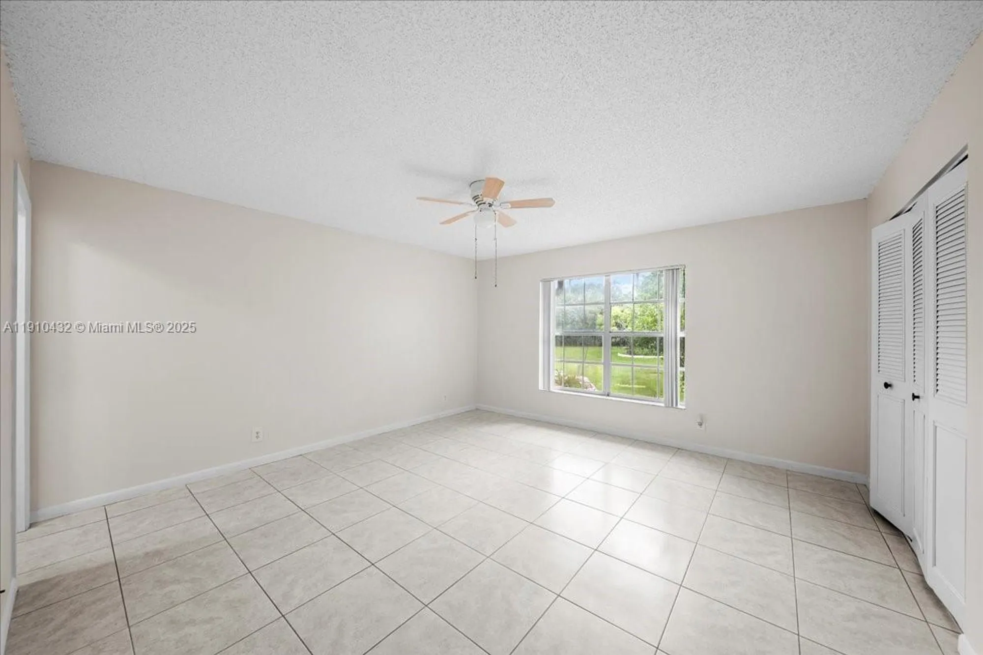 Property Slideshow image 14 of 22 | 508 holyoke ln a, Lake Worth, FL, 33467
