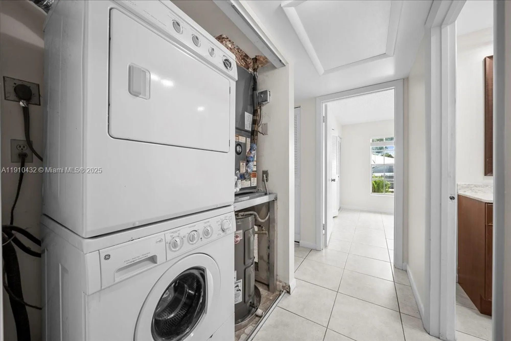 Property Slideshow image 17 of 22 | 508 holyoke ln a, Lake Worth, FL, 33467