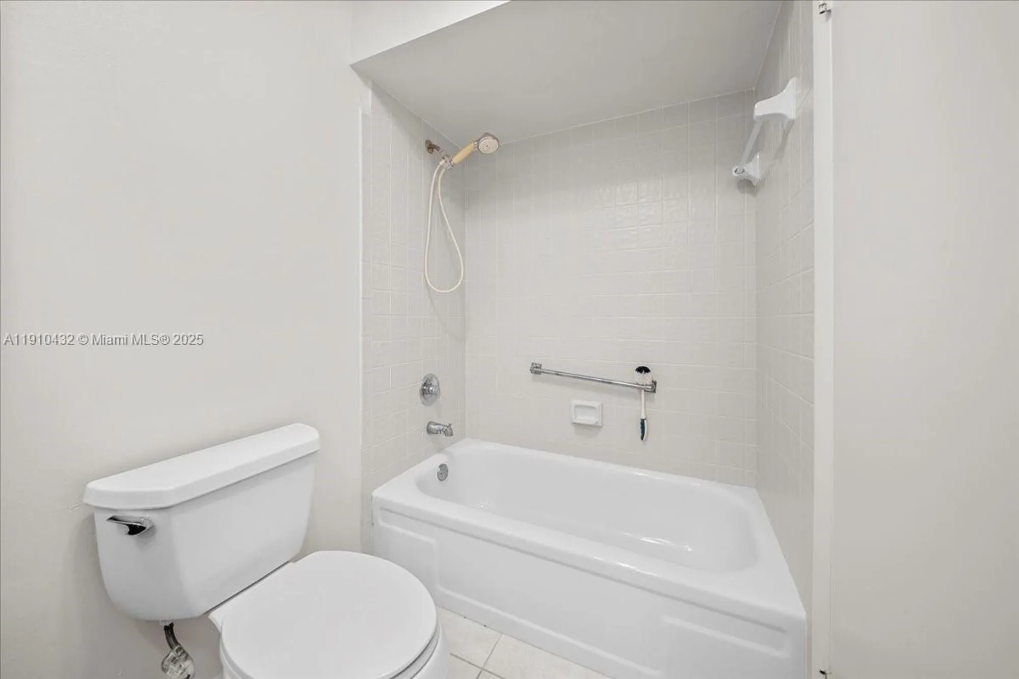 Property Slideshow image 19 of 22 | 508 holyoke ln a, Lake Worth, FL, 33467