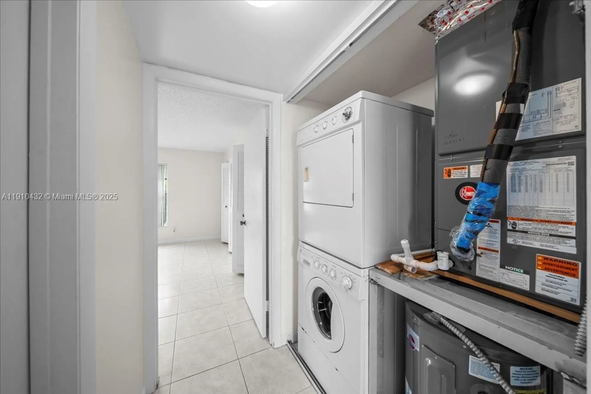 Property Slideshow image 12 of 22 | 508 holyoke ln a, Lake Worth, FL, 33467