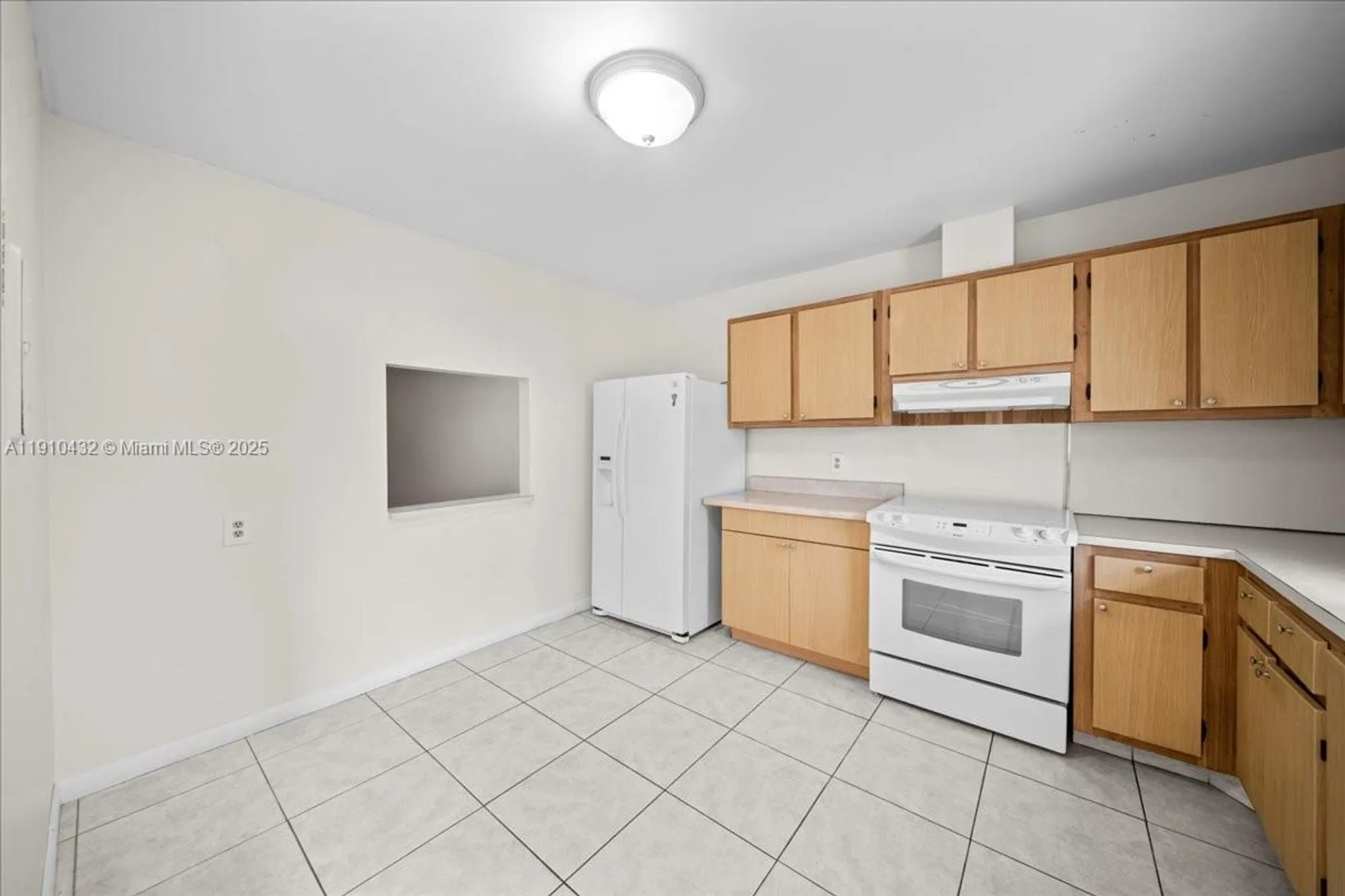 Property Slideshow image 4 of 22 | 508 holyoke ln a, Lake Worth, FL, 33467