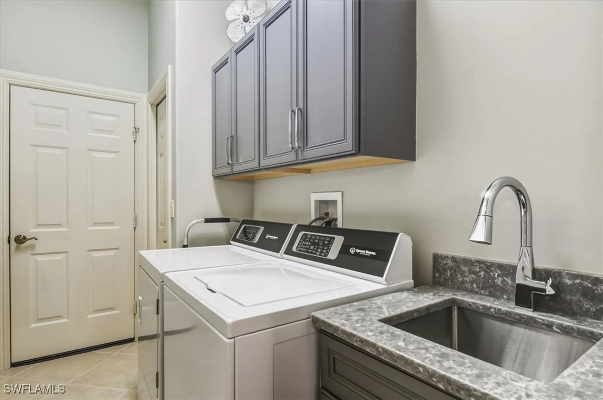 Property Slideshow image 17 of 28 | 6965 bent grass dr, Naples, FL, 34113