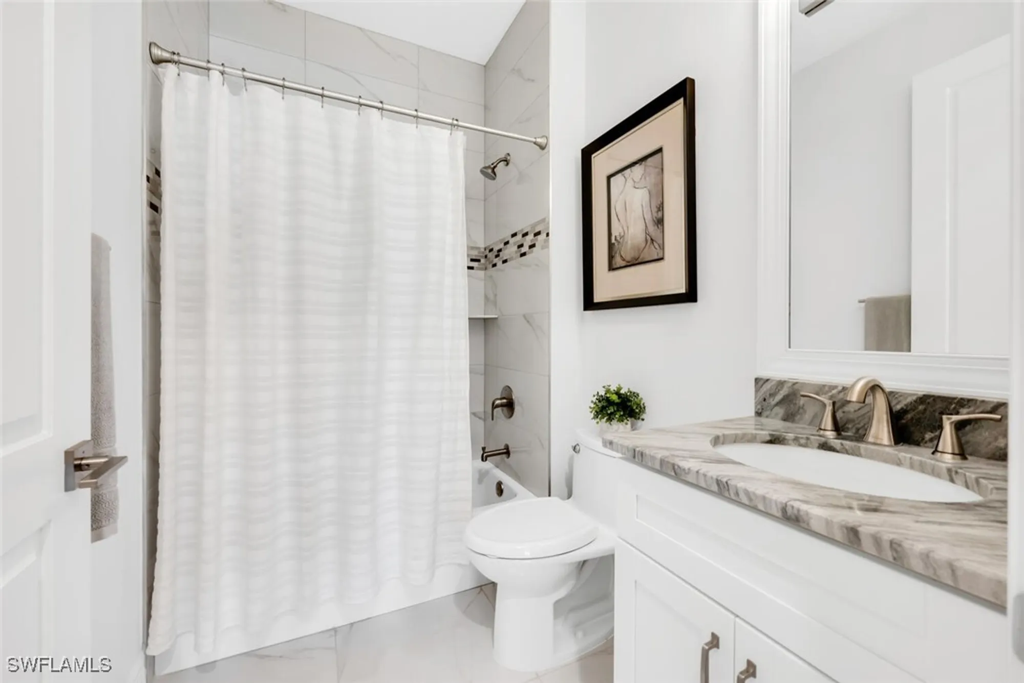 Property Slideshow image 16 of 30 | 605 el camino real unit 102, Naples, FL, 34119