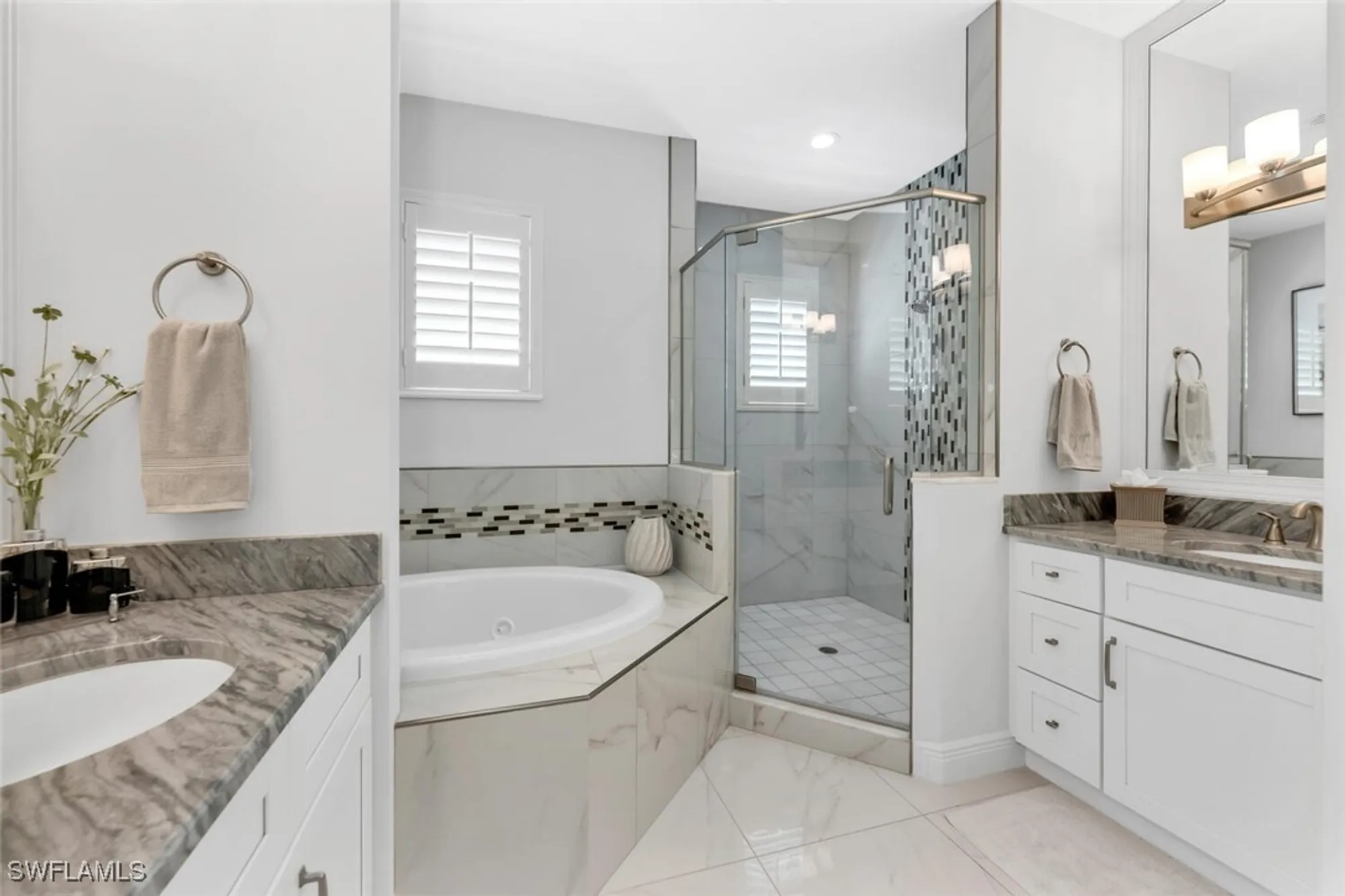 Property Slideshow image 12 of 30 | 605 el camino real unit 102, Naples, FL, 34119