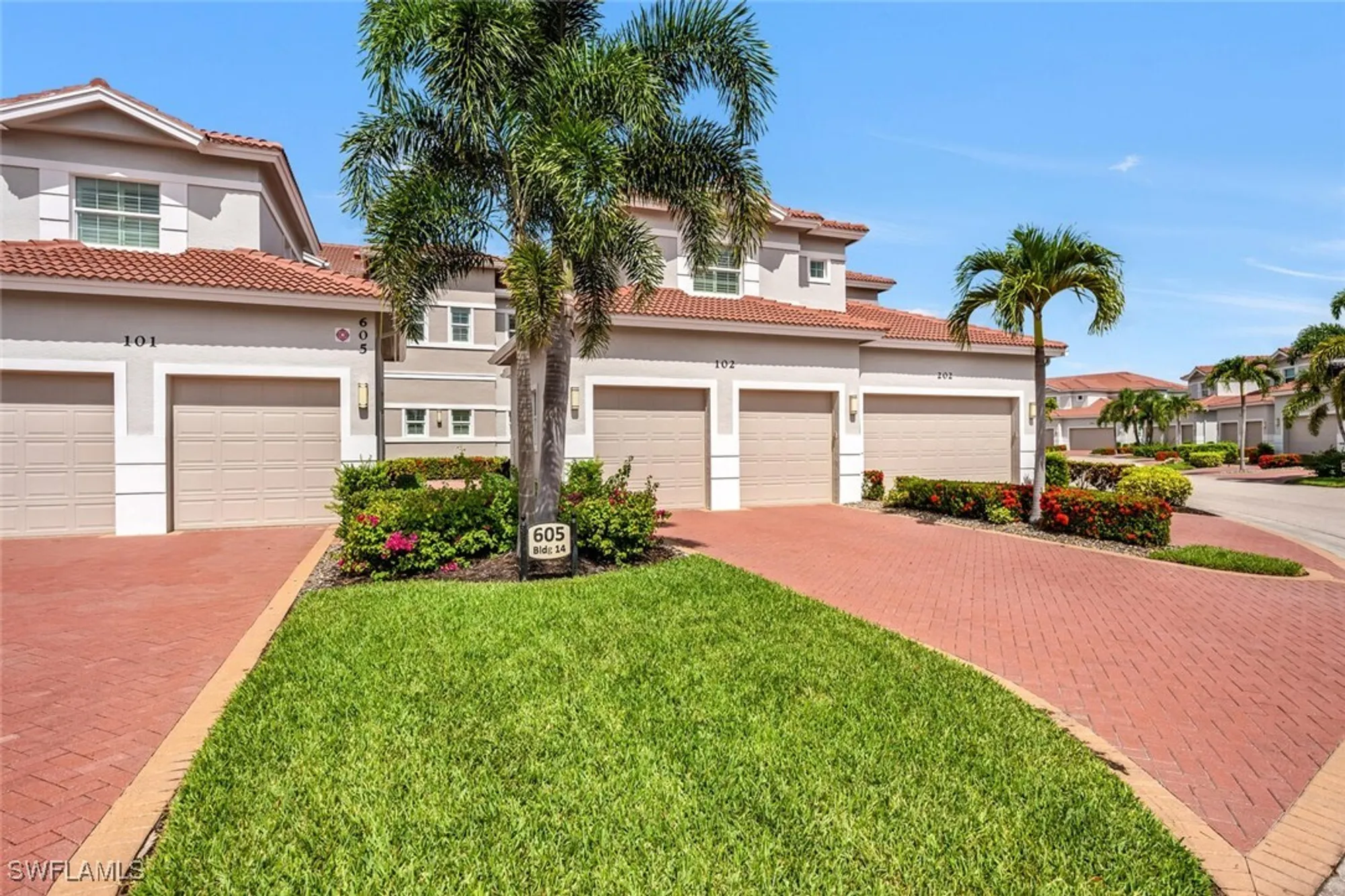 Property Slideshow image 2 of 30 | 605 el camino real unit 102, Naples, FL, 34119