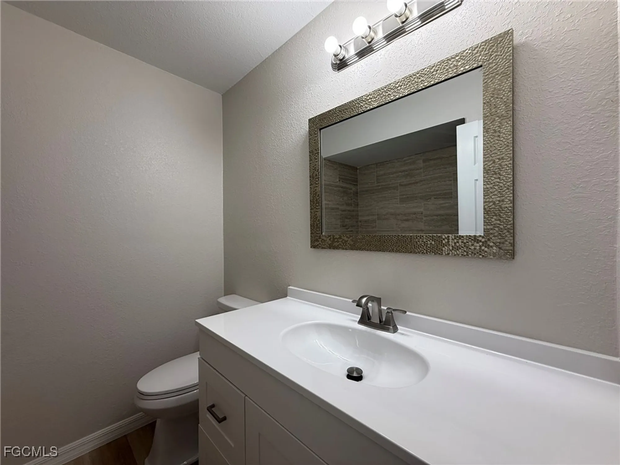 Property Slideshow image 18 of 34 | 4840 golf club ct 10, North Fort Myers, FL, 33903