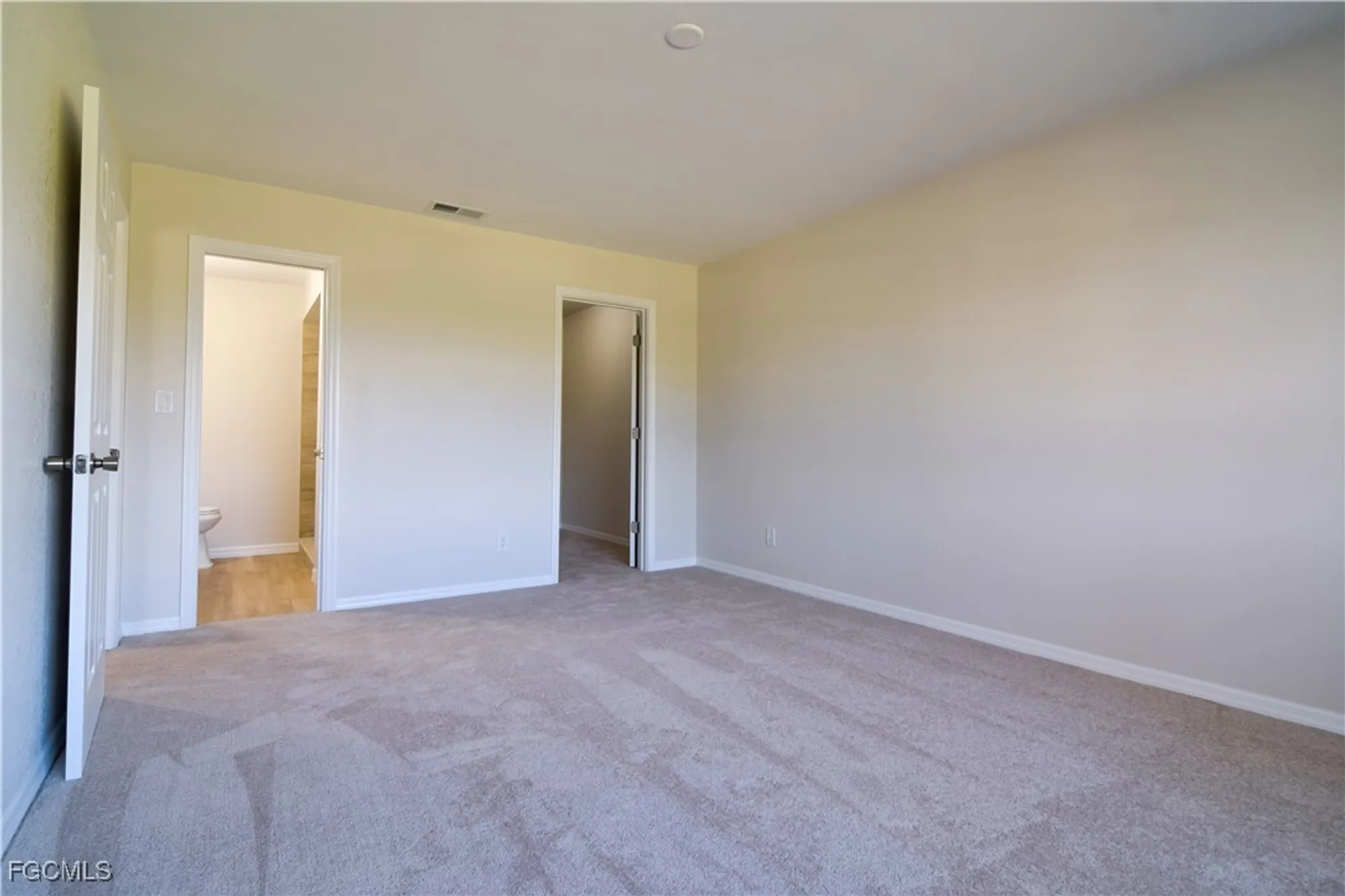 Property Slideshow image 25 of 34 | 4840 golf club ct 10, North Fort Myers, FL, 33903