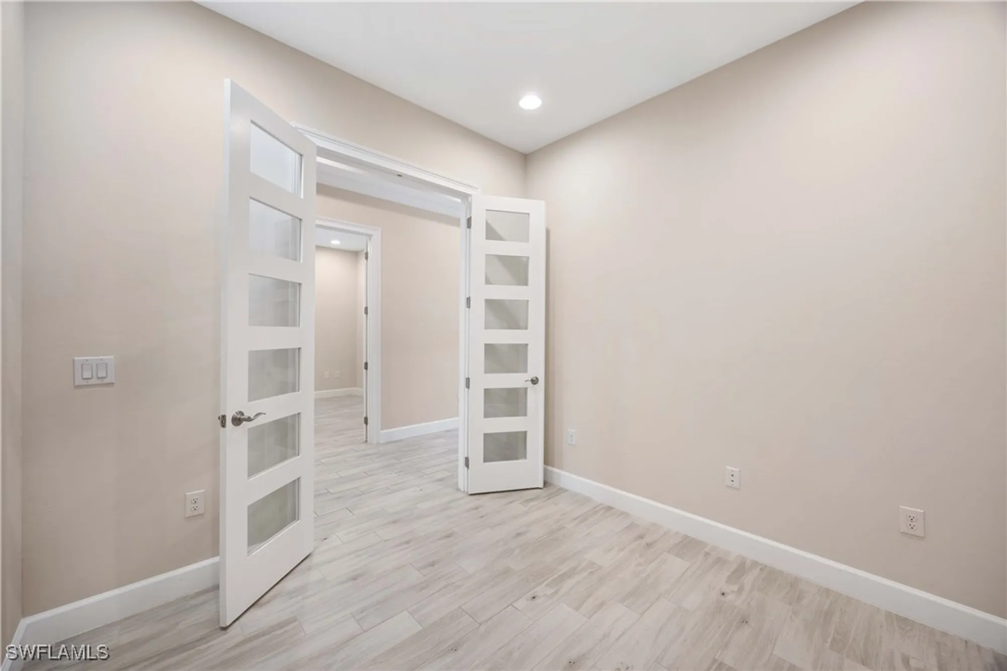 Property Slideshow image 27 of 39 | 5711 highbourne dr, Naples, FL, 34113