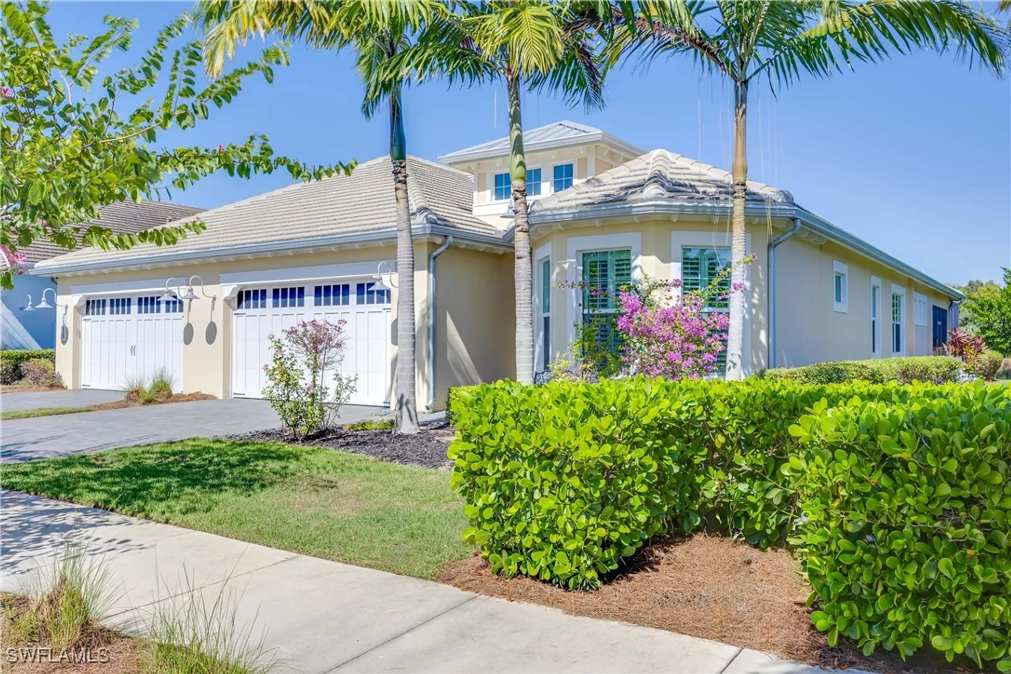 Property Slideshow image 2 of 39 | 5711 highbourne dr, Naples, FL, 34113