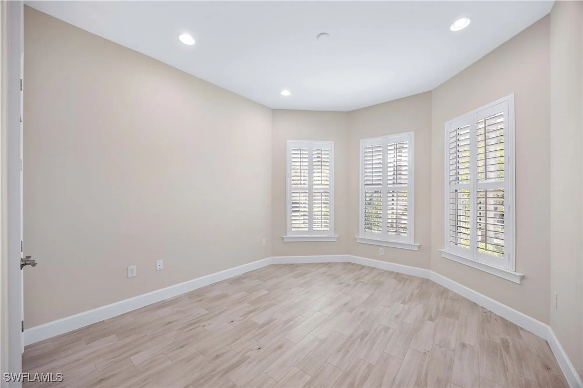 Property Slideshow image 23 of 39 | 5711 highbourne dr, Naples, FL, 34113