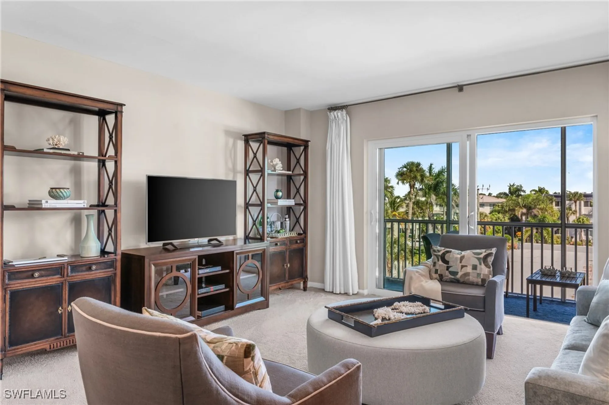 Property Slideshow image 12 of 50 | 1977 gulf shore blvd 306, Naples, FL, 34102