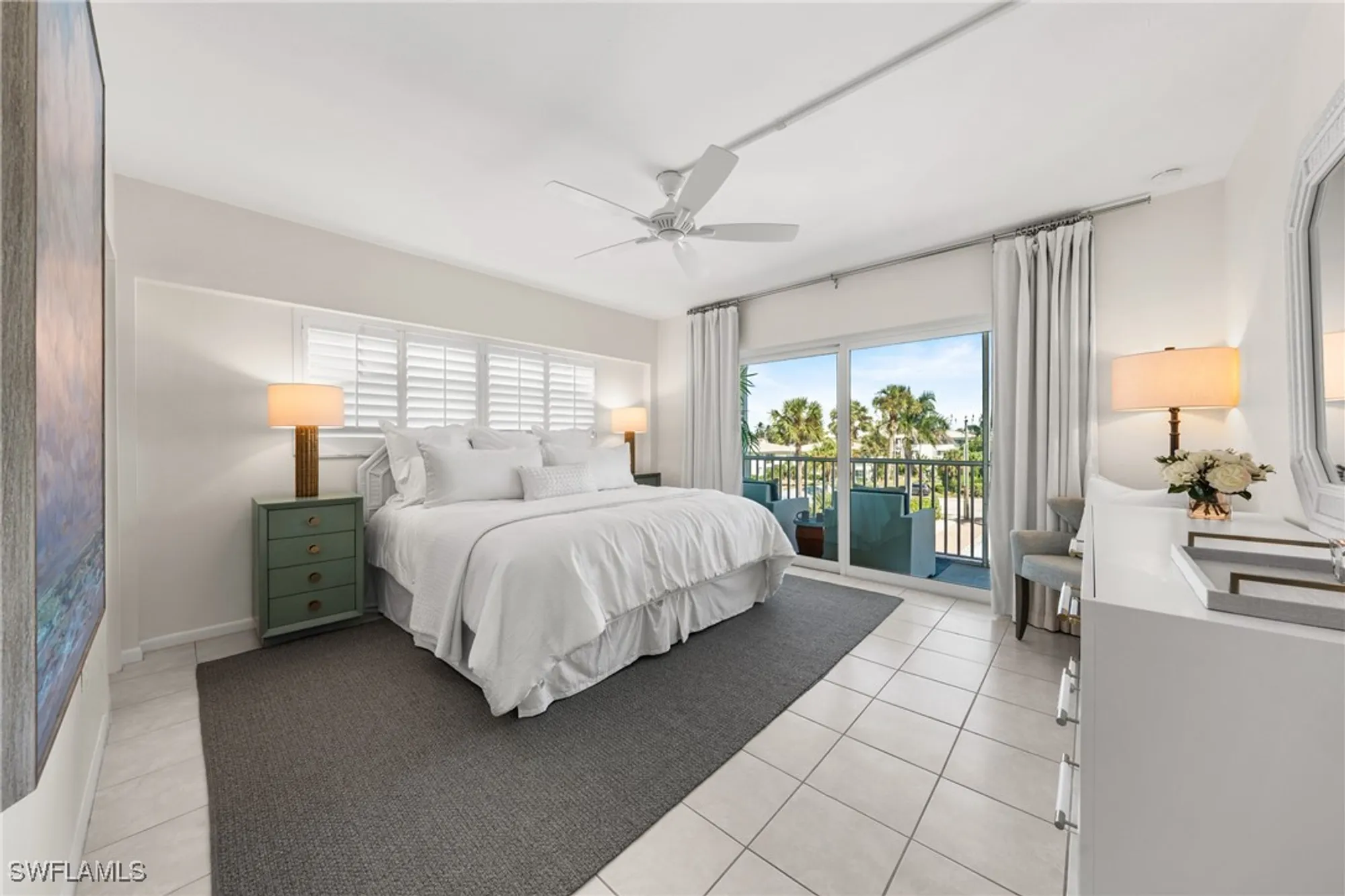 Property Slideshow image 25 of 50 | 1977 gulf shore blvd 306, Naples, FL, 34102