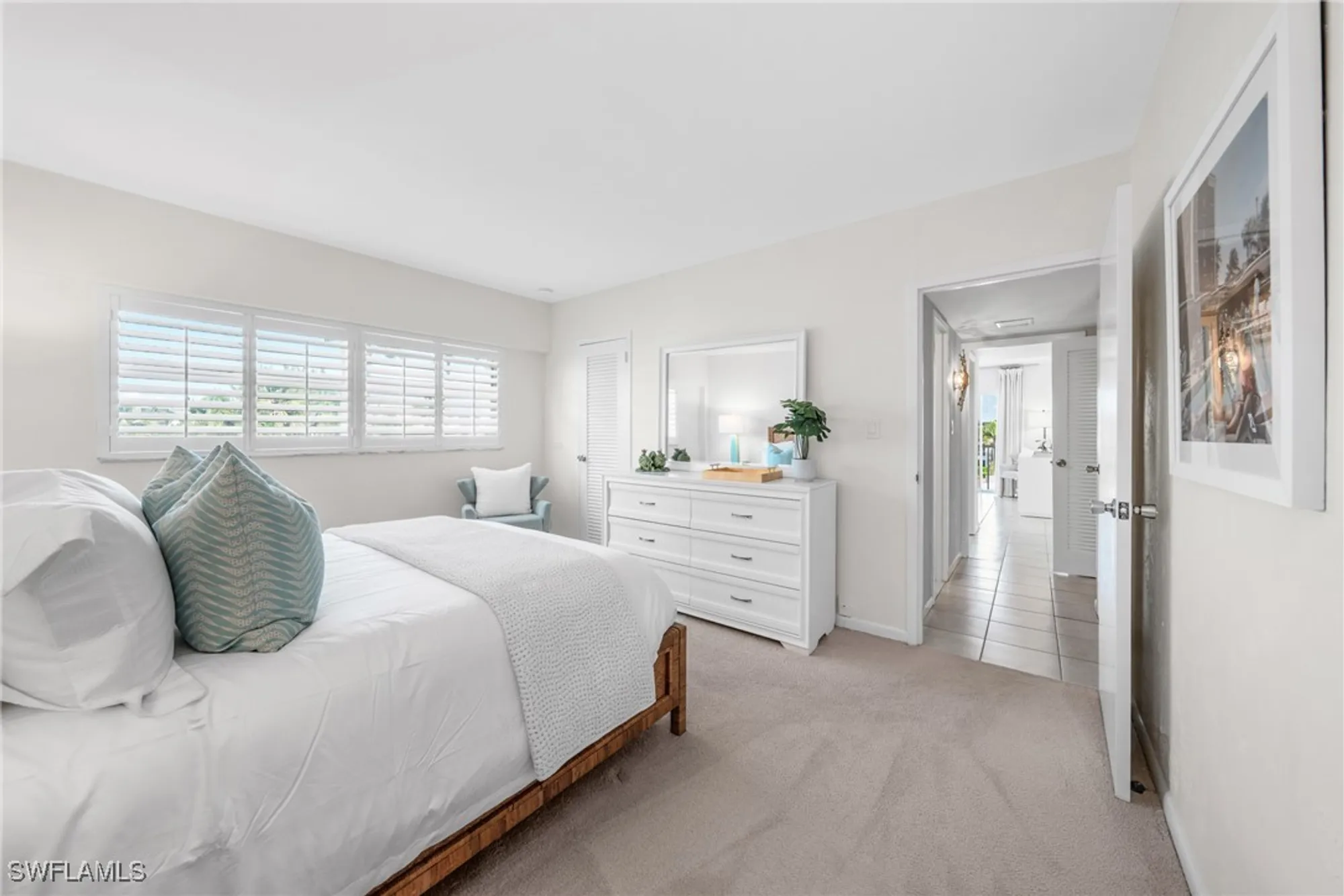 Property Slideshow image 28 of 50 | 1977 gulf shore blvd 306, Naples, FL, 34102