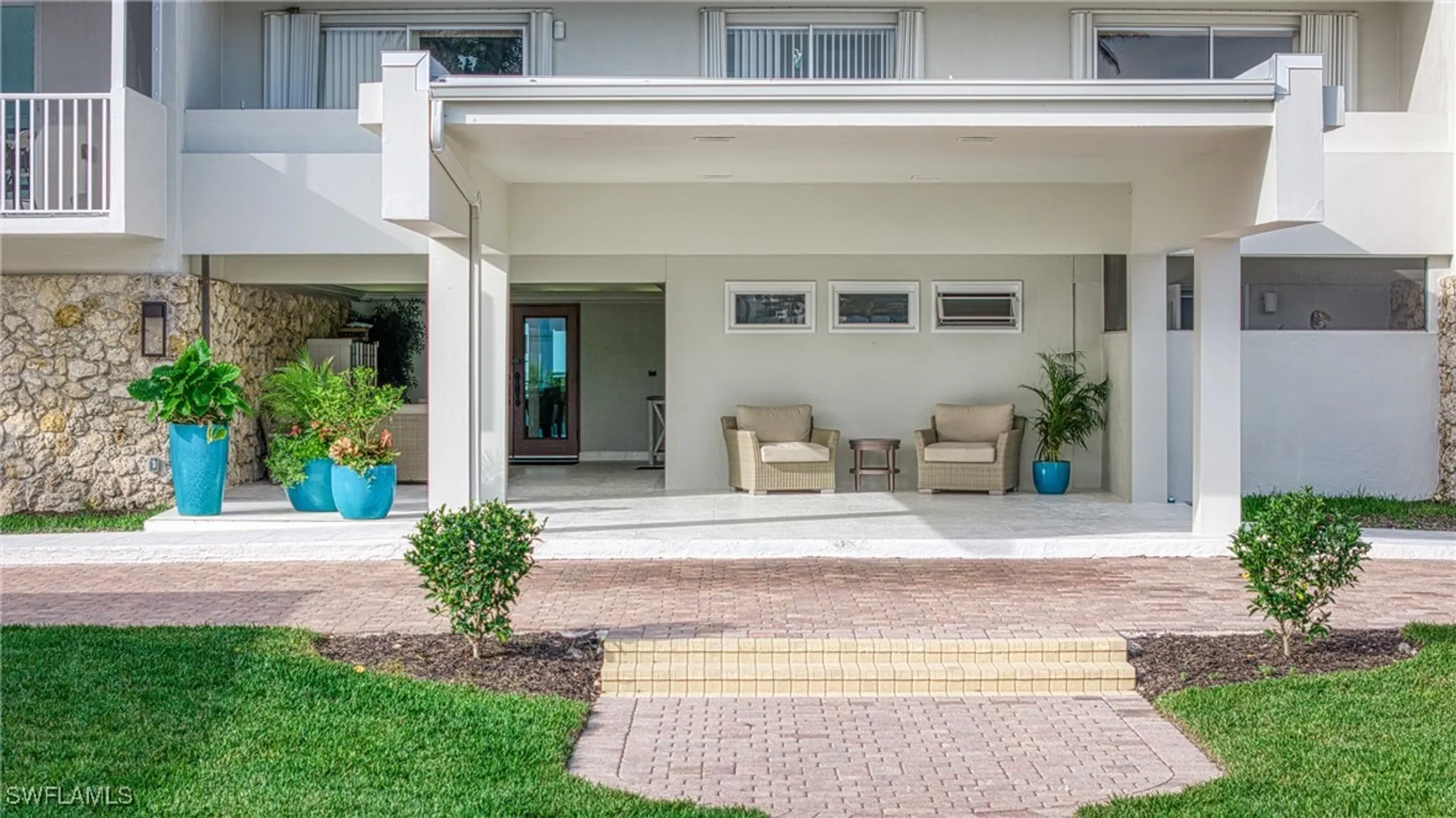 Property Slideshow image 34 of 50 | 1977 gulf shore blvd 306, Naples, FL, 34102