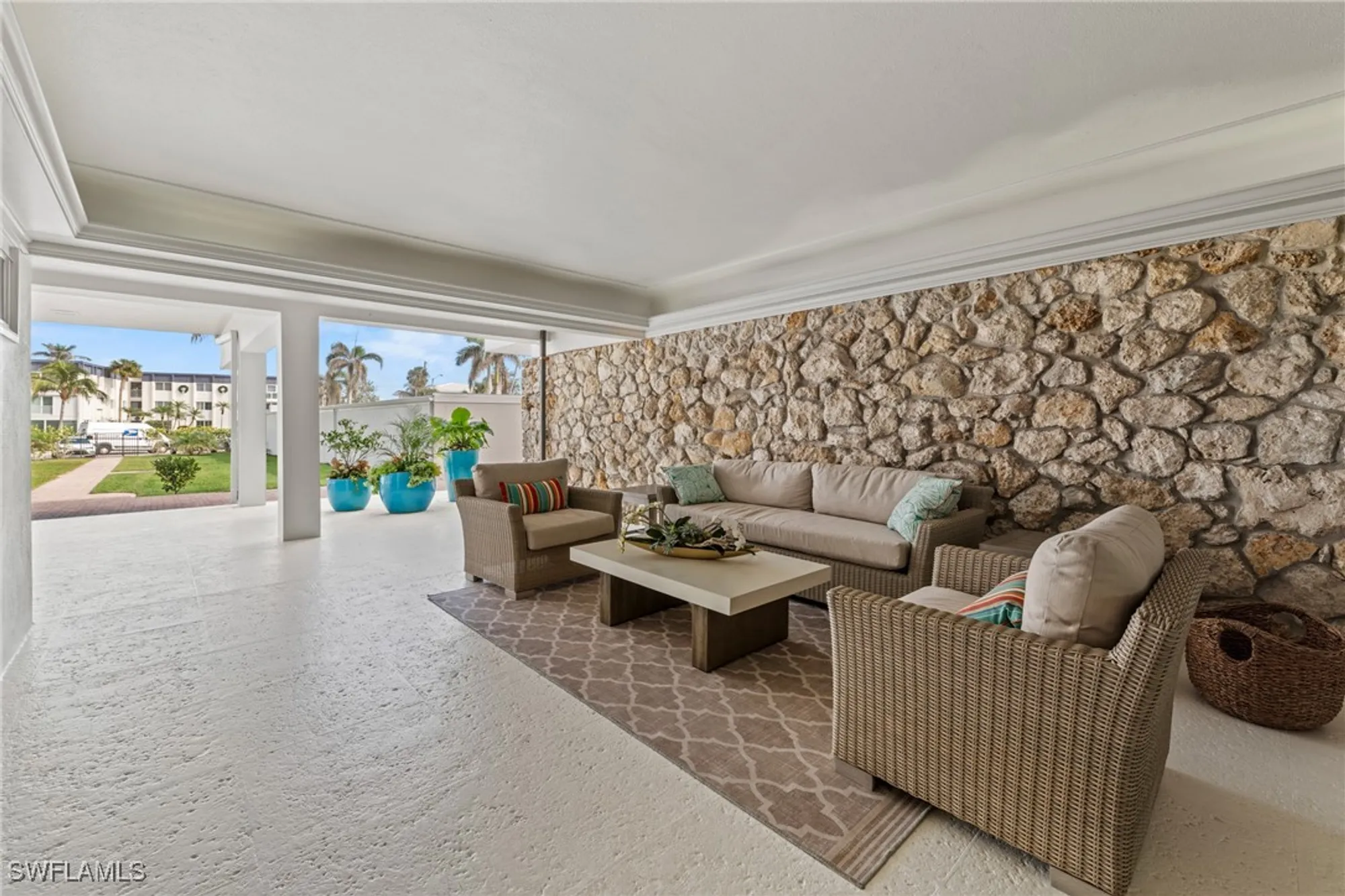 Property Slideshow image 35 of 50 | 1977 gulf shore blvd 306, Naples, FL, 34102